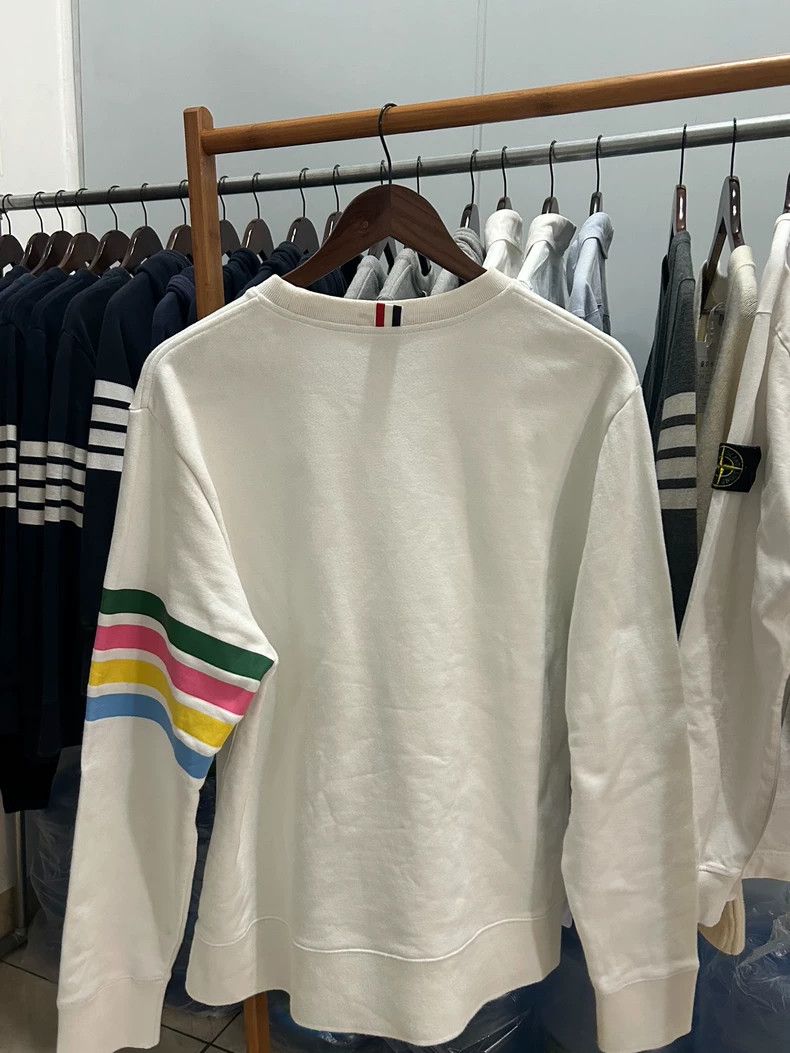 Thom Browne thom browneClassic 5-size four-striped round-neck sweatshir Size US XXL / EU 58 / 5 - 2 Thumbnail