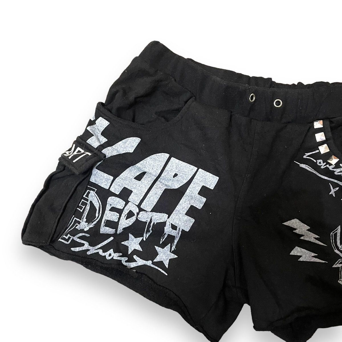 If Six Was Nine × Japanese Brand × Le Grande Bleu (L.G.B.) 🇯🇵 LOVE TOXIC PUNK GOTHIC CARGO SHORT PANTS Size 26" / US 2 / IT 38 - 4 Thumbnail