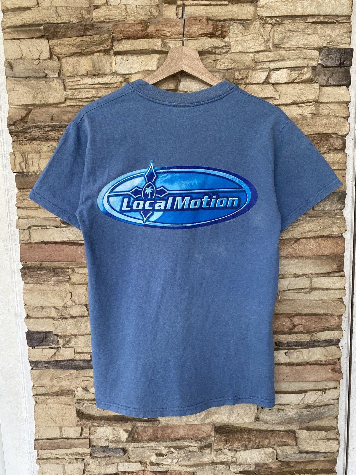 Vintage Vintage 90s Local Motion Backhit Logo Surfing Tees Size US M / EU 48-50 / 2 - 1 Thumbnail