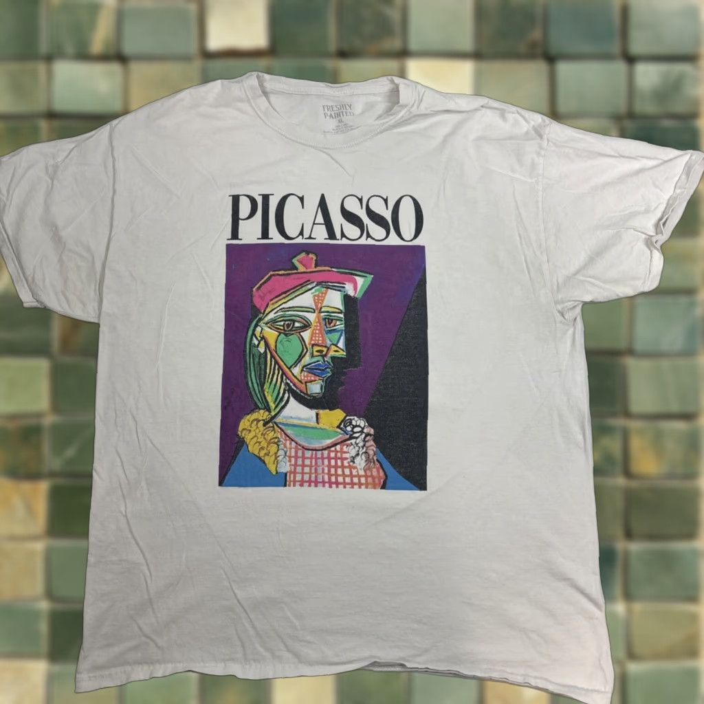 Vintage Freshly Painted T Shirt Men’s XL White Picasso Woman In Red Graphic Size US XL / EU 56 / 4 - 1 Thumbnail
