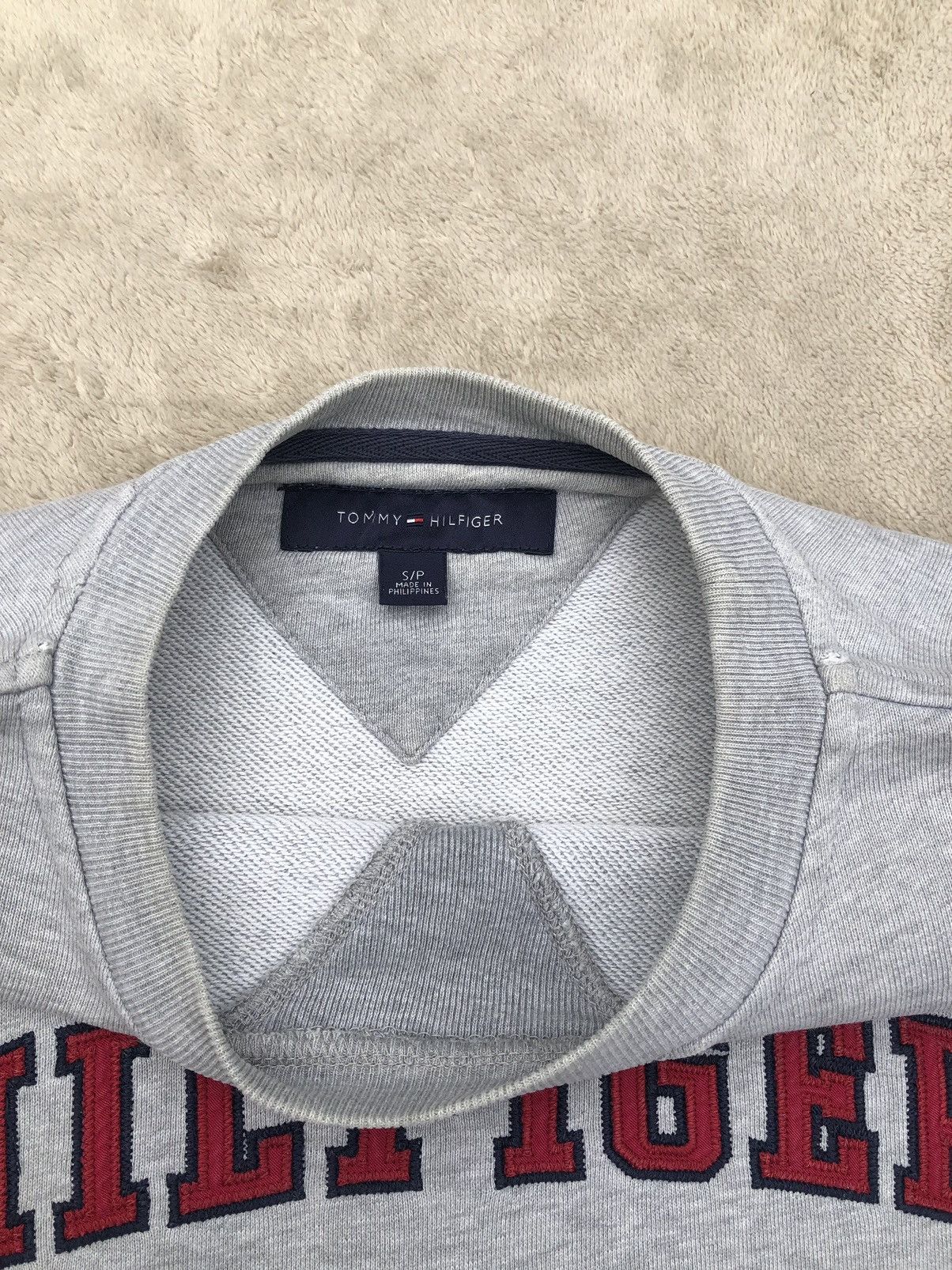 Tommy Hilfiger × Vintage Vintage 90s Tommy Hilfiger Spellout Embroidery Sweatshirt Size US M / EU 48-50 / 2 - 7 Thumbnail