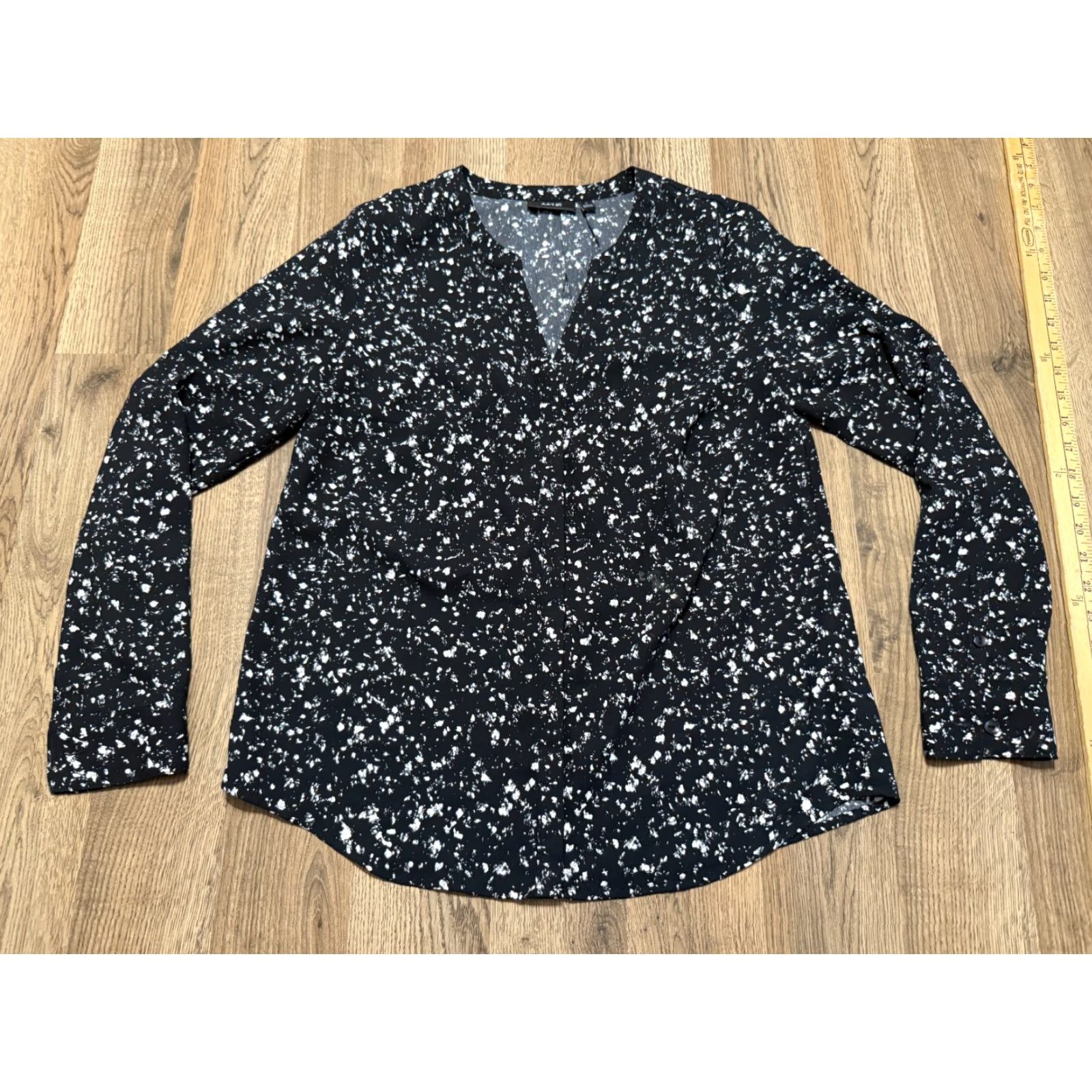 Apt. 9 Apt. 9 Shirt, Women's Size Small, White Black Floral Long Sleeve Button Up Size S / US 4 / IT 40 - 2 Thumbnail