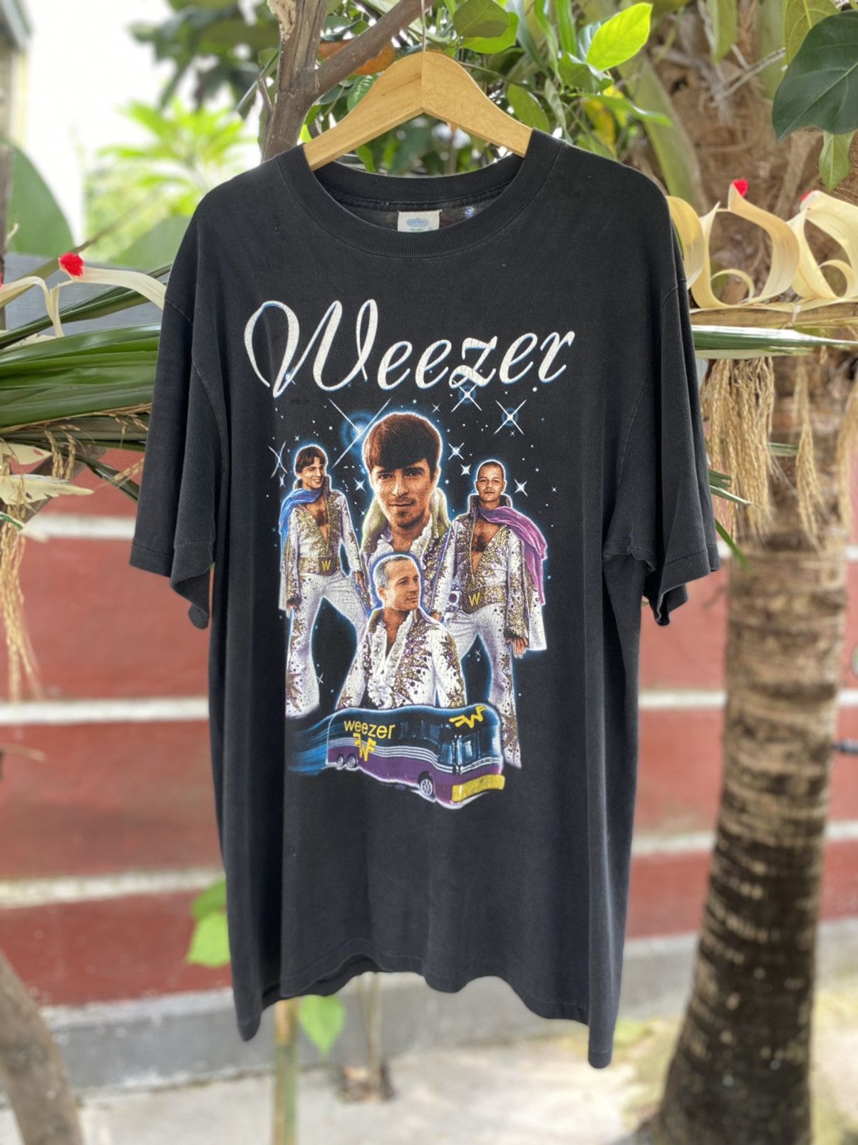 image of Band Tees x Vintage Band Tshirt Weezer Vintage in Black, Men's (Size XL)