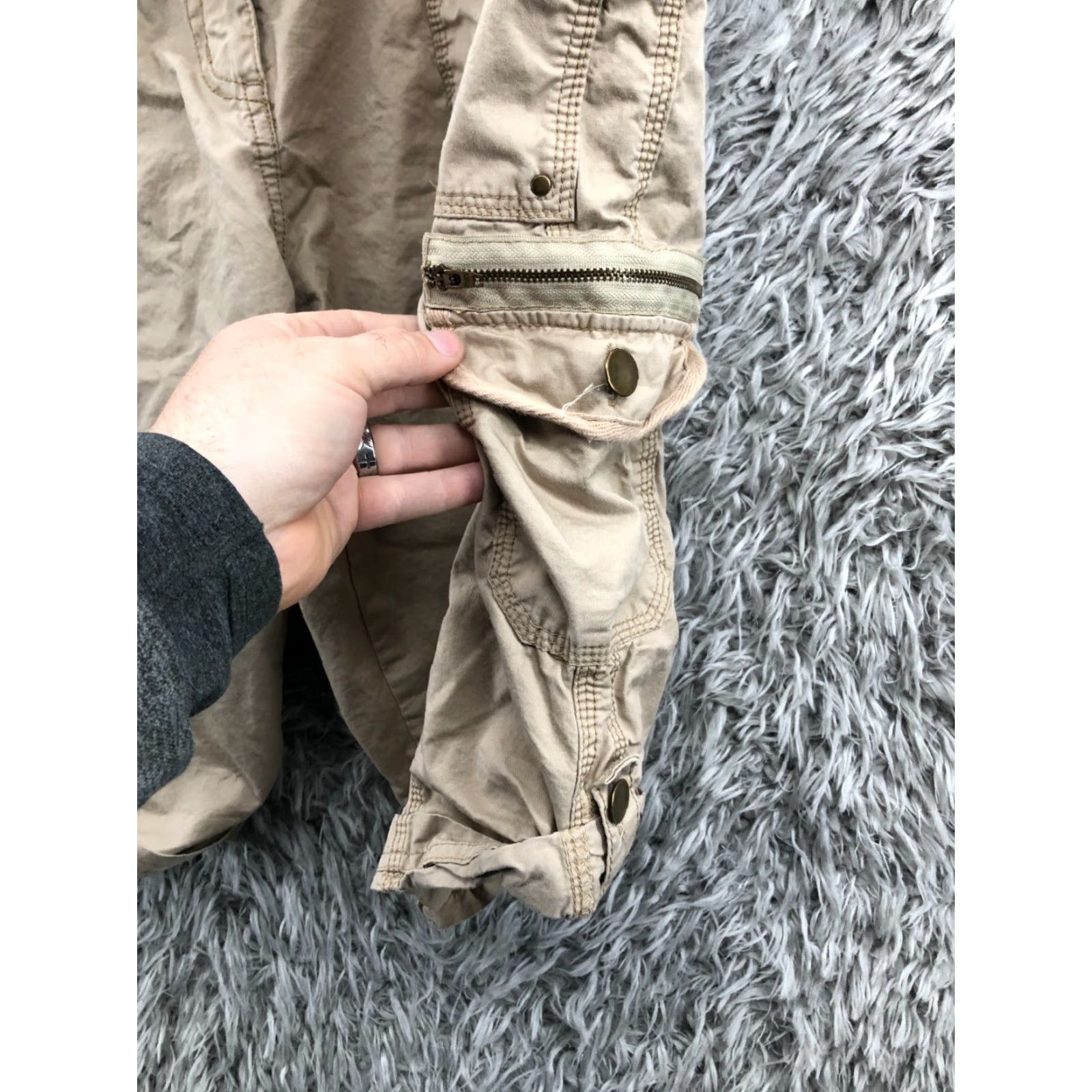 Apt. 9 Apt. 9 Cargo Shorts Womens Size 14 Mid Rise Beige Cargo Shirt? Size 36" / US 14 / IT 50 - 4 Thumbnail
