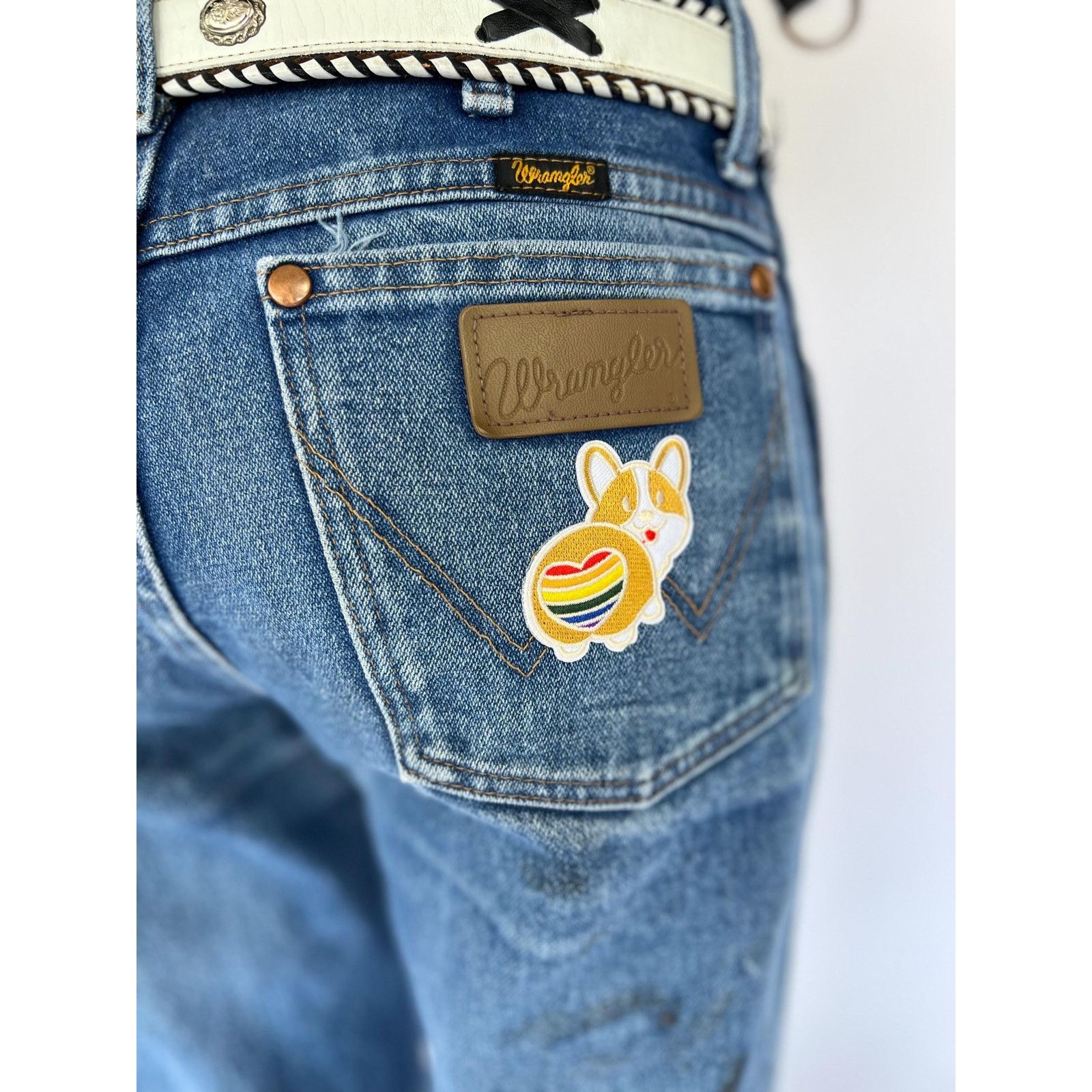 Wrangler VTG Spying Cat Corgi Pride & Tarot Patch Denim Sz 28 Size 28" / US 6 / IT 42 - 8 Thumbnail