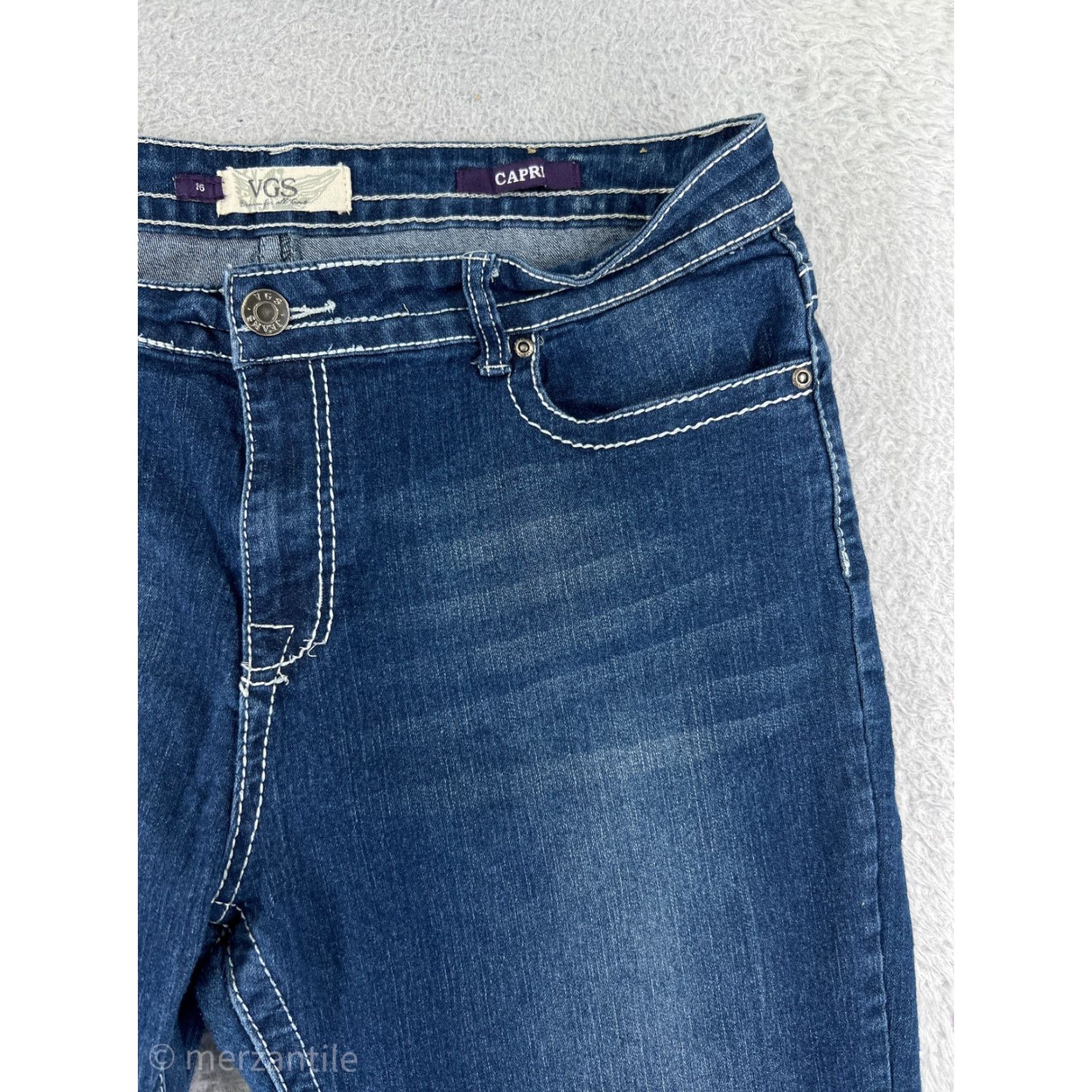 Vintage VIGOSS Jeans Women 10 Blue Denim Capri Embroidered Bling Cotton Stretch Capri Jeans Women 10 Blue Denim Capri Embroidered Bling Cotton Stretch Mens? Size 32" / US 10 / IT 46 - 7 Thumbnail