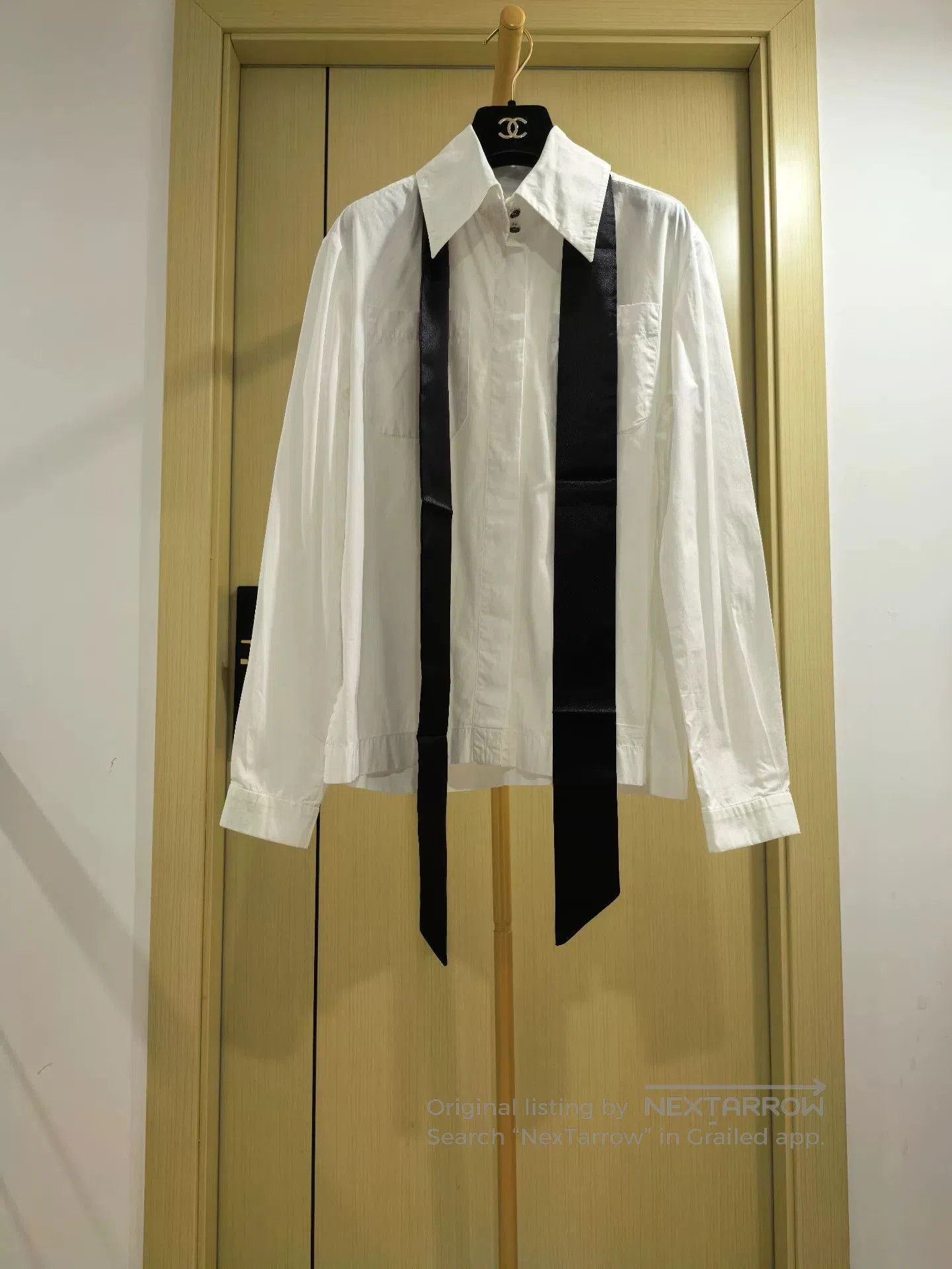 Chanel Chanel Ribbon Shirt in Excellent Condition. Size M / US 6-8 / IT 42-44 - 1 Thumbnail