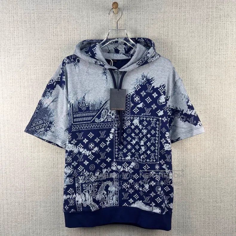 Louis Vuitton Louis Vuitton FW22 graphic printed hooded casual short sle Size US L / EU 52-54 / 3 - 1 Thumbnail