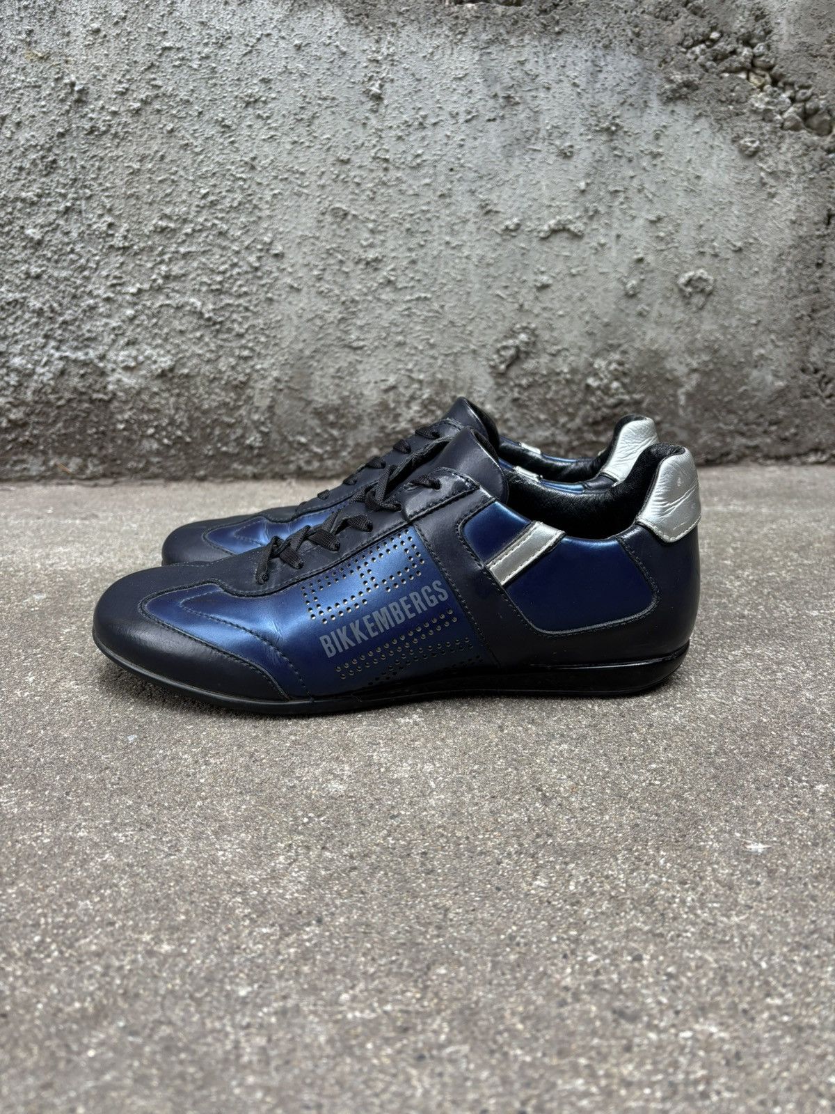 Dirk Bikkembergs Vintage Dirk Bikkembergs navy blue and silver trainers Size US 8 / EU 41 - 1 Thumbnail