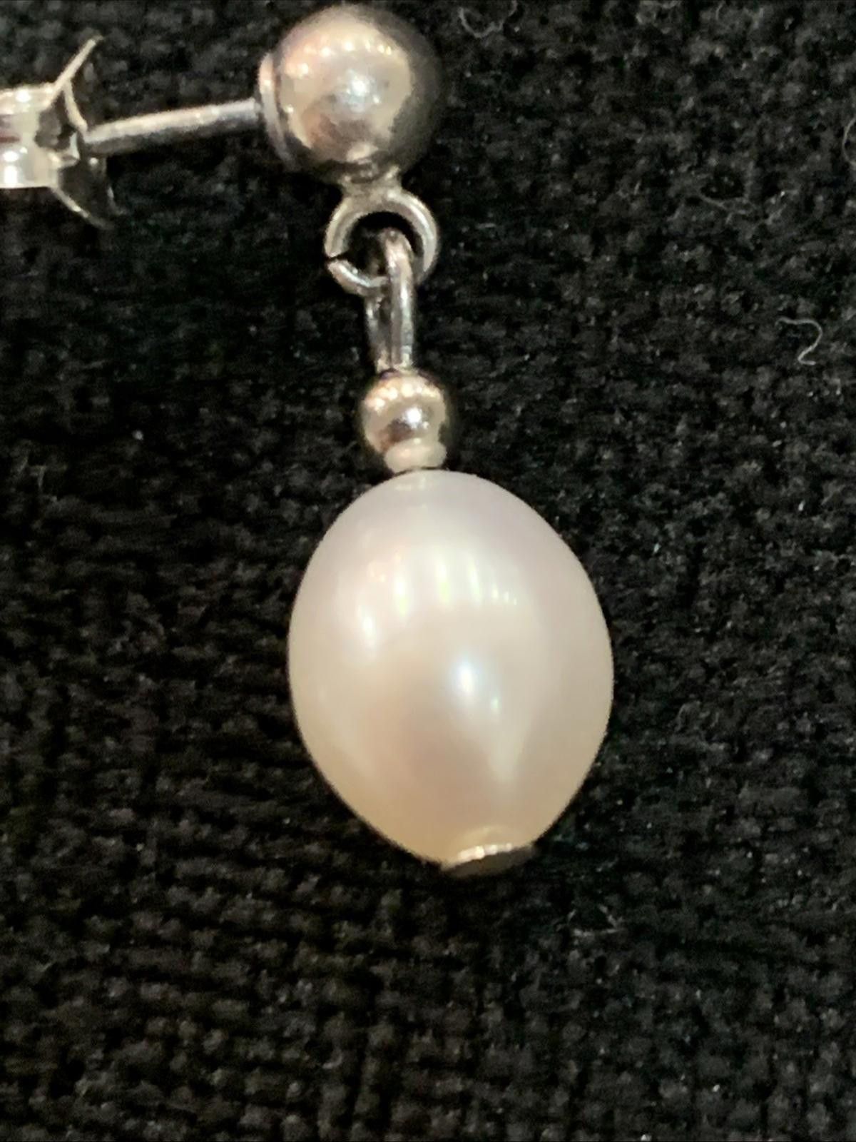 Sterling Silver Vintage Gorgeous Genuine Pearl and Sterling 925 Drop Earring Size ONE SIZE - 5 Thumbnail