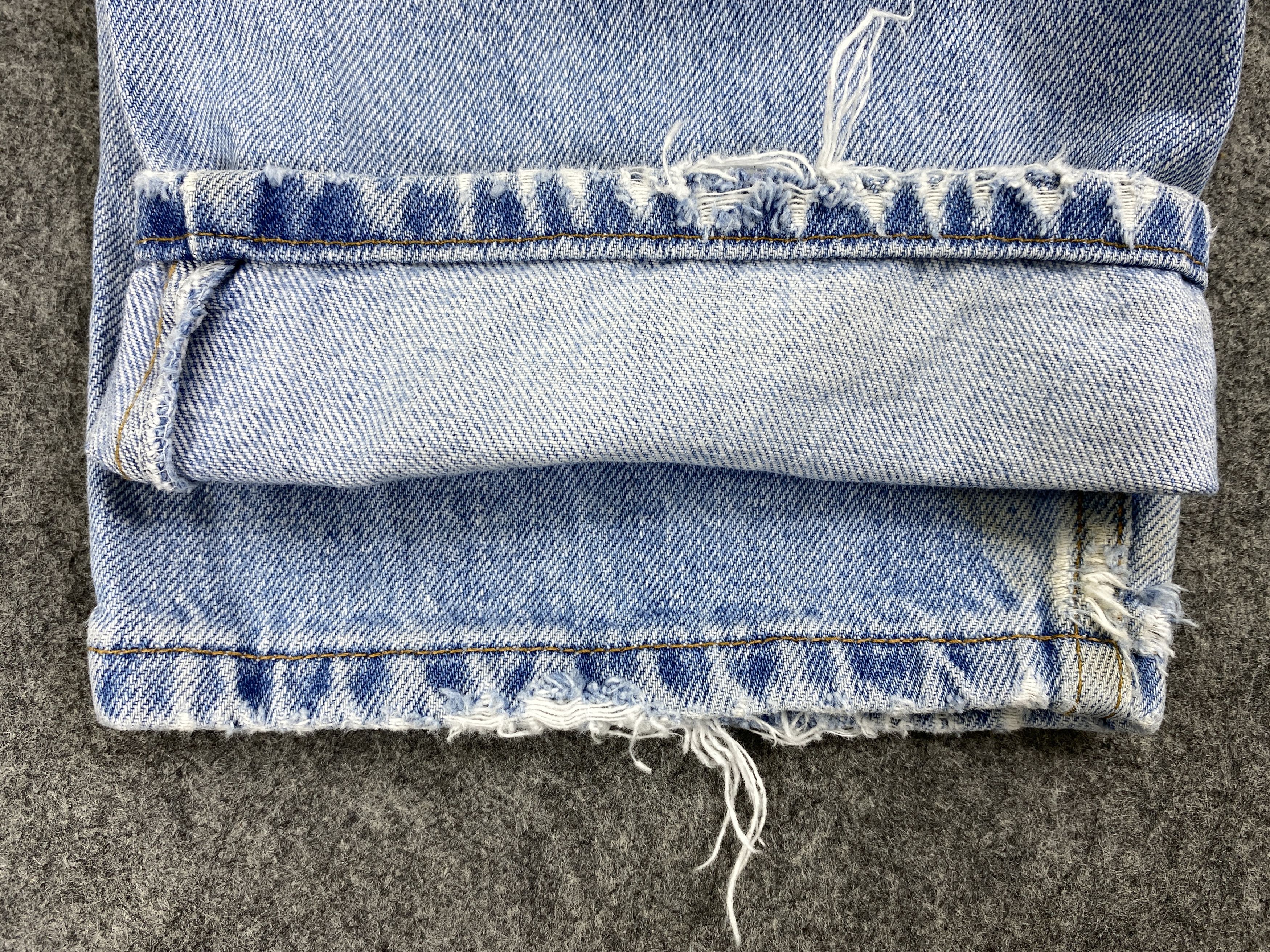 Levi's Mid Blue Vintage Levi's 550 Jeans 33x31 Denim -SJ015 Size US 33 - 13 Thumbnail