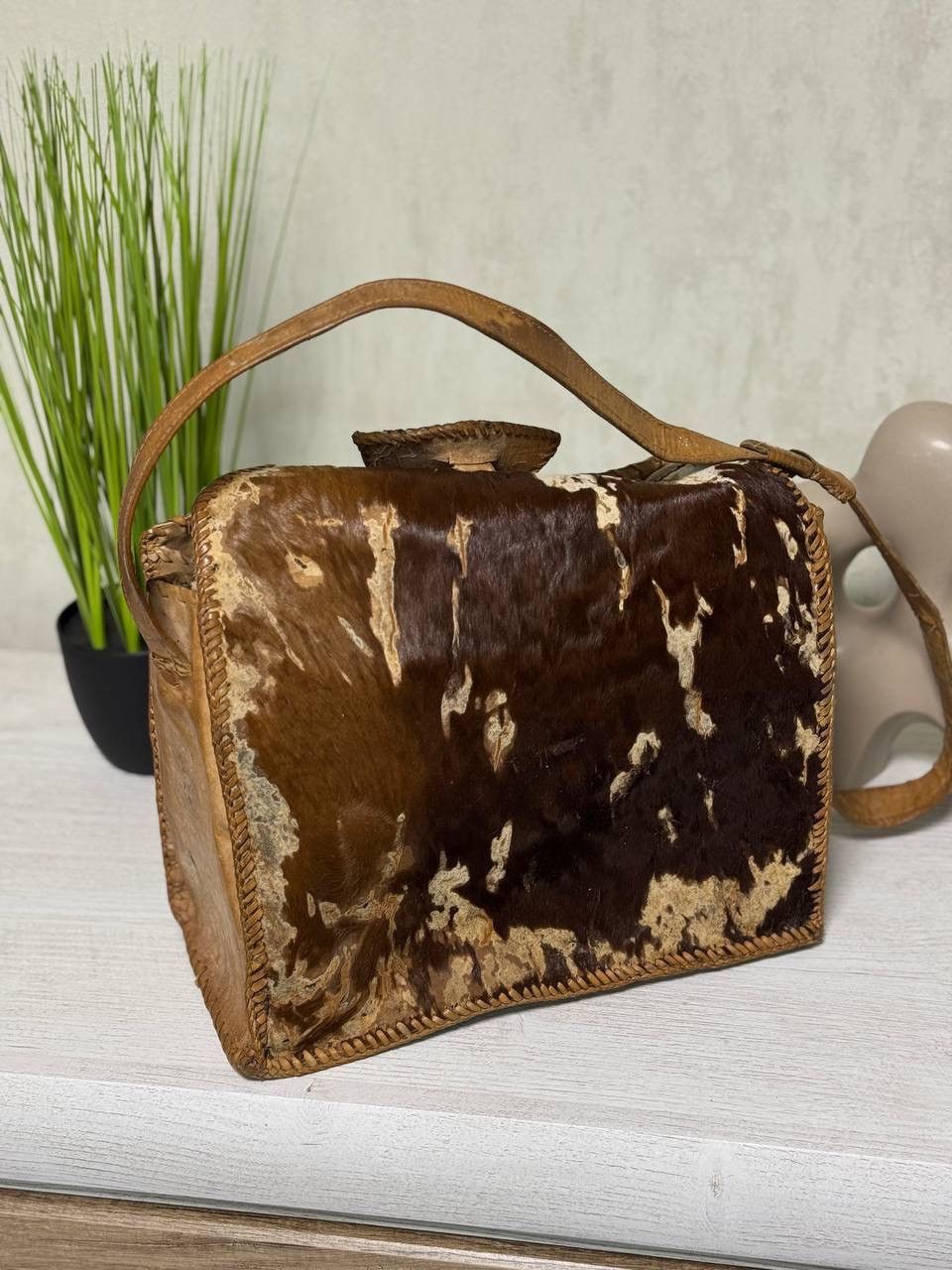 Le Grande Bleu (L.G.B.) Vintage Western Cow Print Hair-On Leather Handbag Size ONE SIZE - 6 Thumbnail