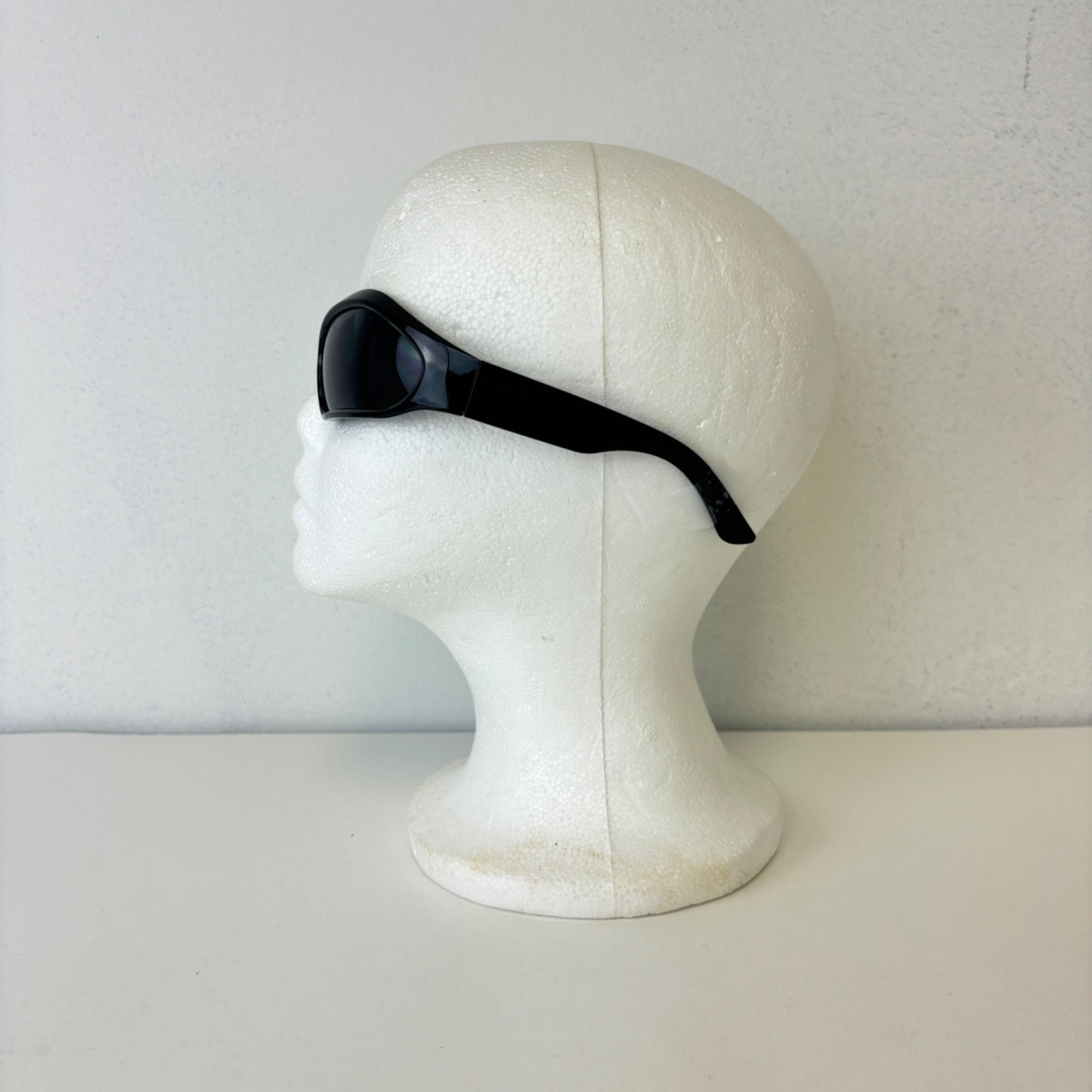 Other Y2K Black Wavy Sunglasses Size ONE SIZE - 3 Thumbnail