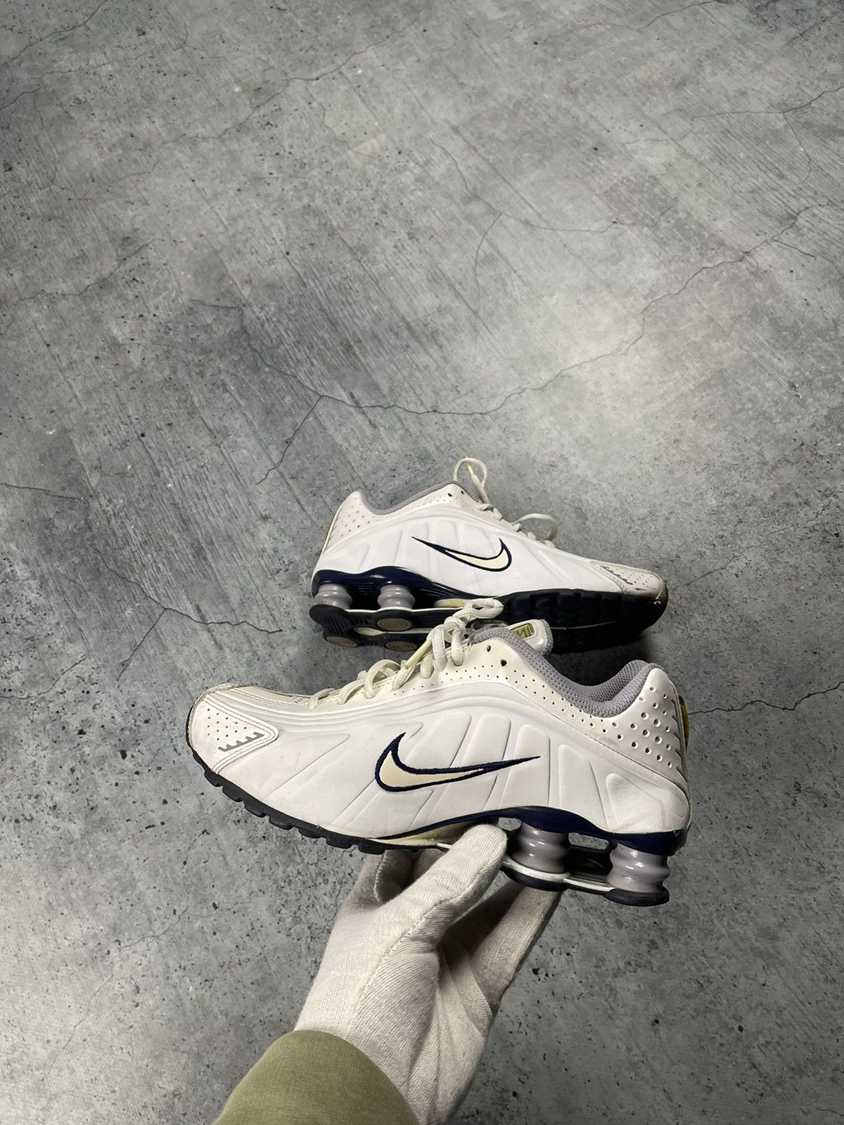 Nike Nike Shox 2000s Vintage Y2K Drill Leather Sneakers Size US 7 / EU 40 - 2 Thumbnail