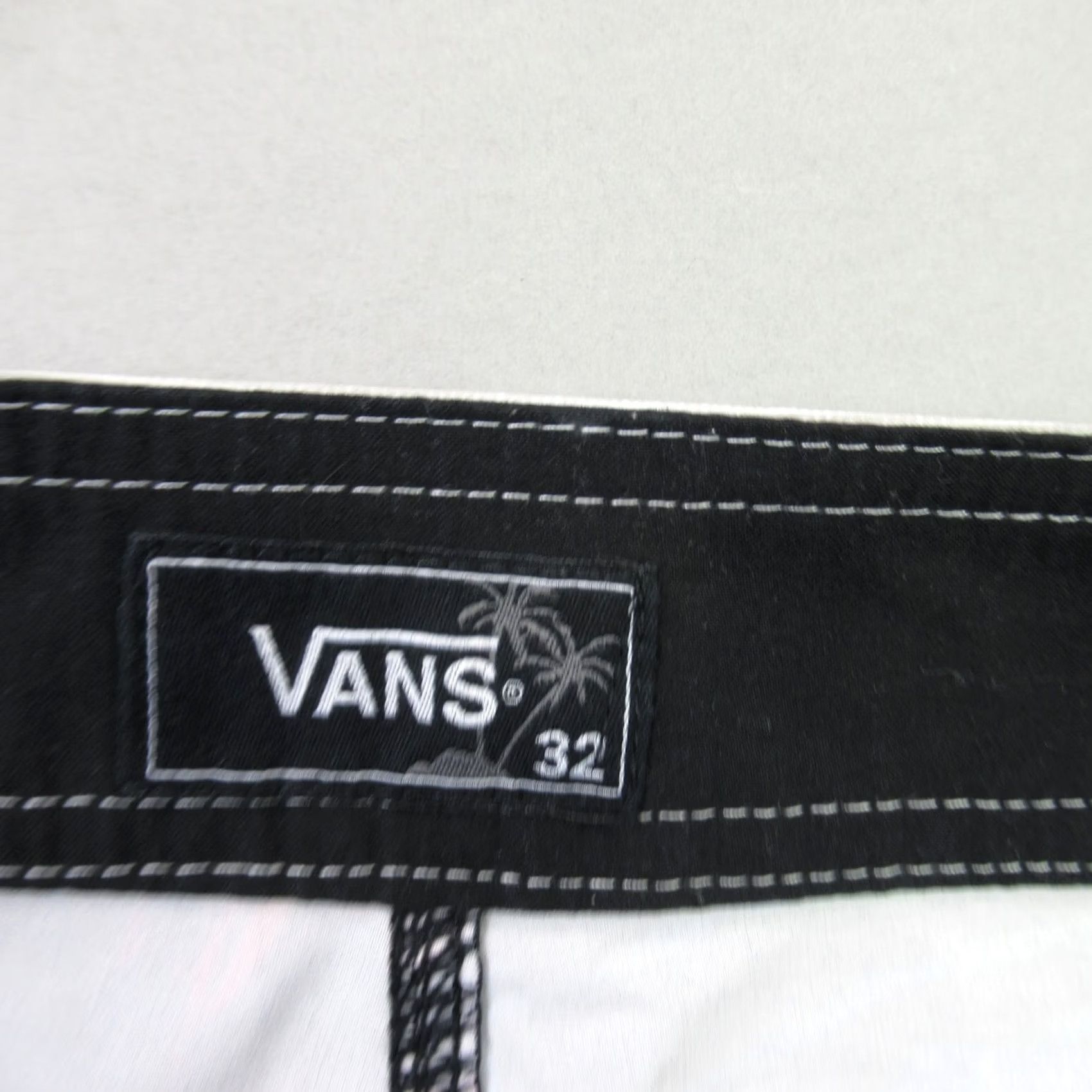 Vans Vans Shorts Mens 32 Chino Regular Fit Board Outdoors Pockets Drawstring Size US 32 / EU 48 - 3 Thumbnail