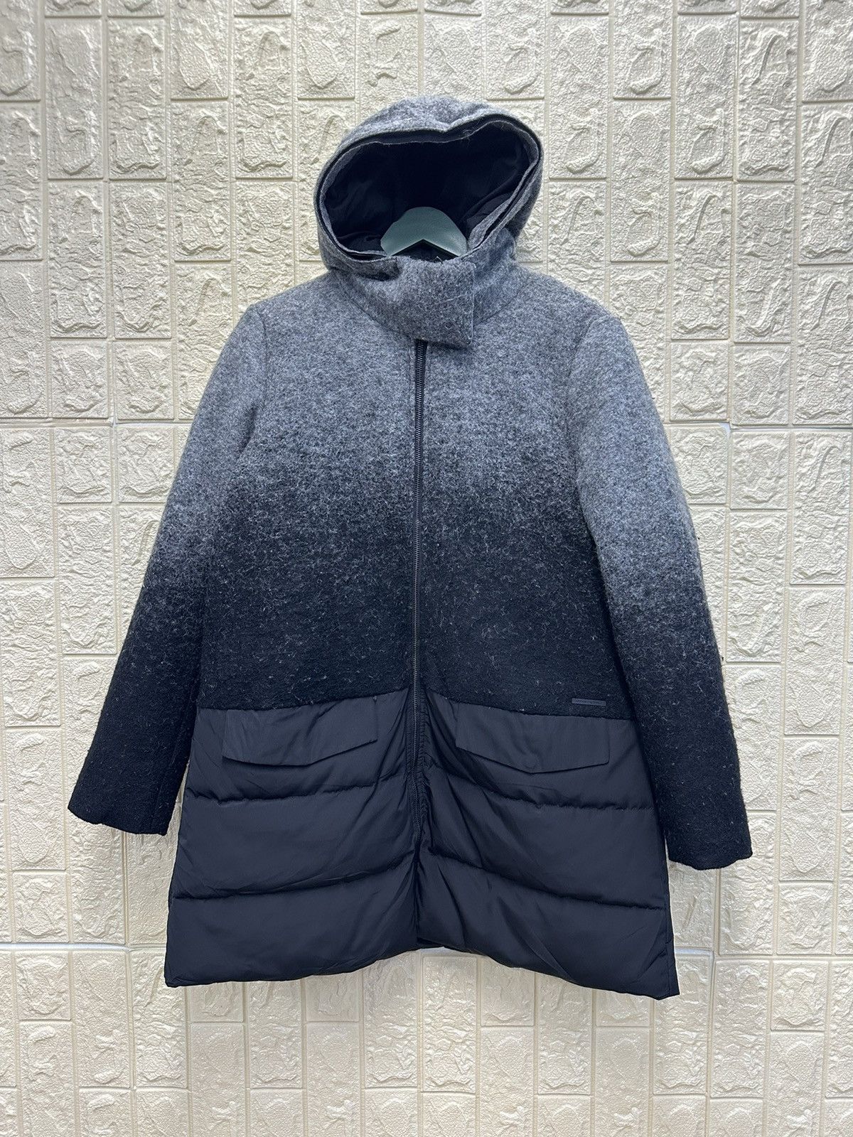 Armani AX Armani Exchange Two Tone Puffer Down Jacket MJ43 Size US M / EU 48-50 / 2 - 2 Thumbnail