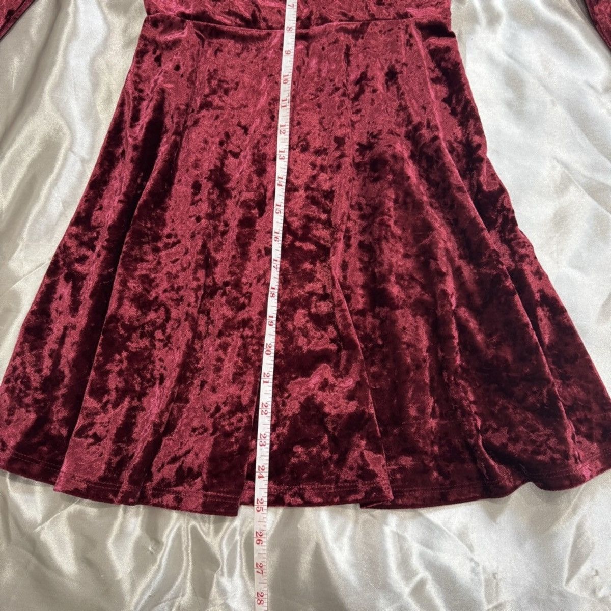 Forever 21 Red Velvet Wrap Dress Size S / US 4 / IT 40 - 4 Thumbnail