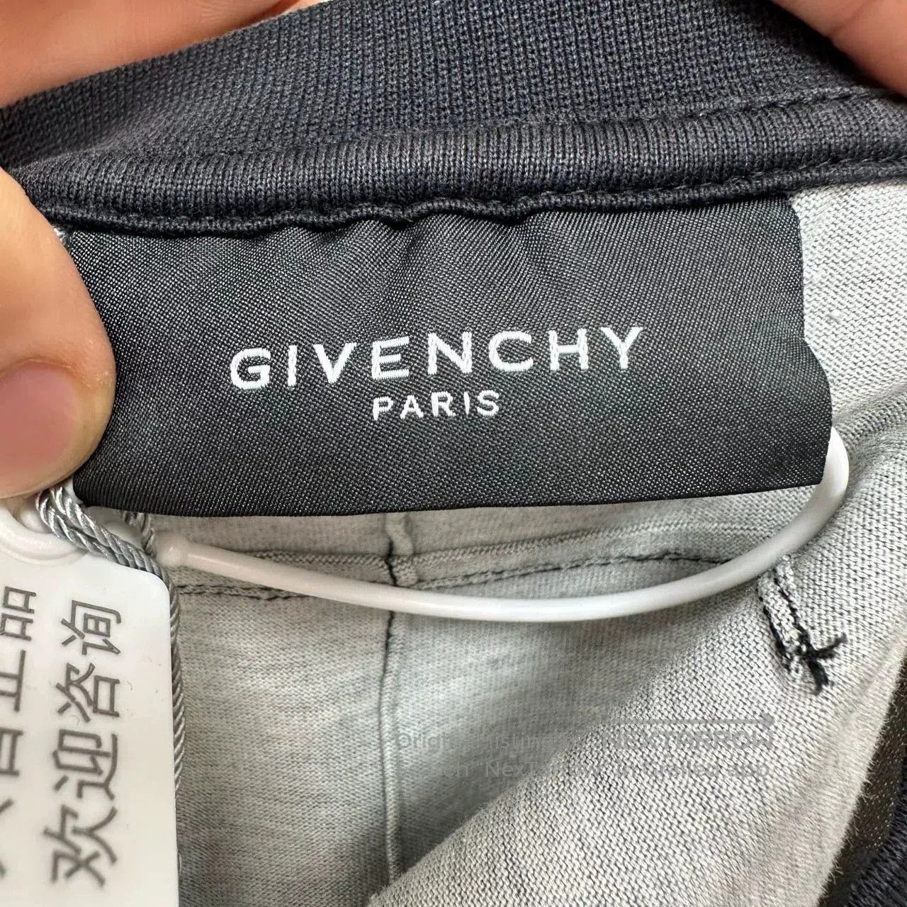 Givenchy givenchy graffiti dog short sleeve t. Size US S / EU 44-46 / 1 - 4 Thumbnail