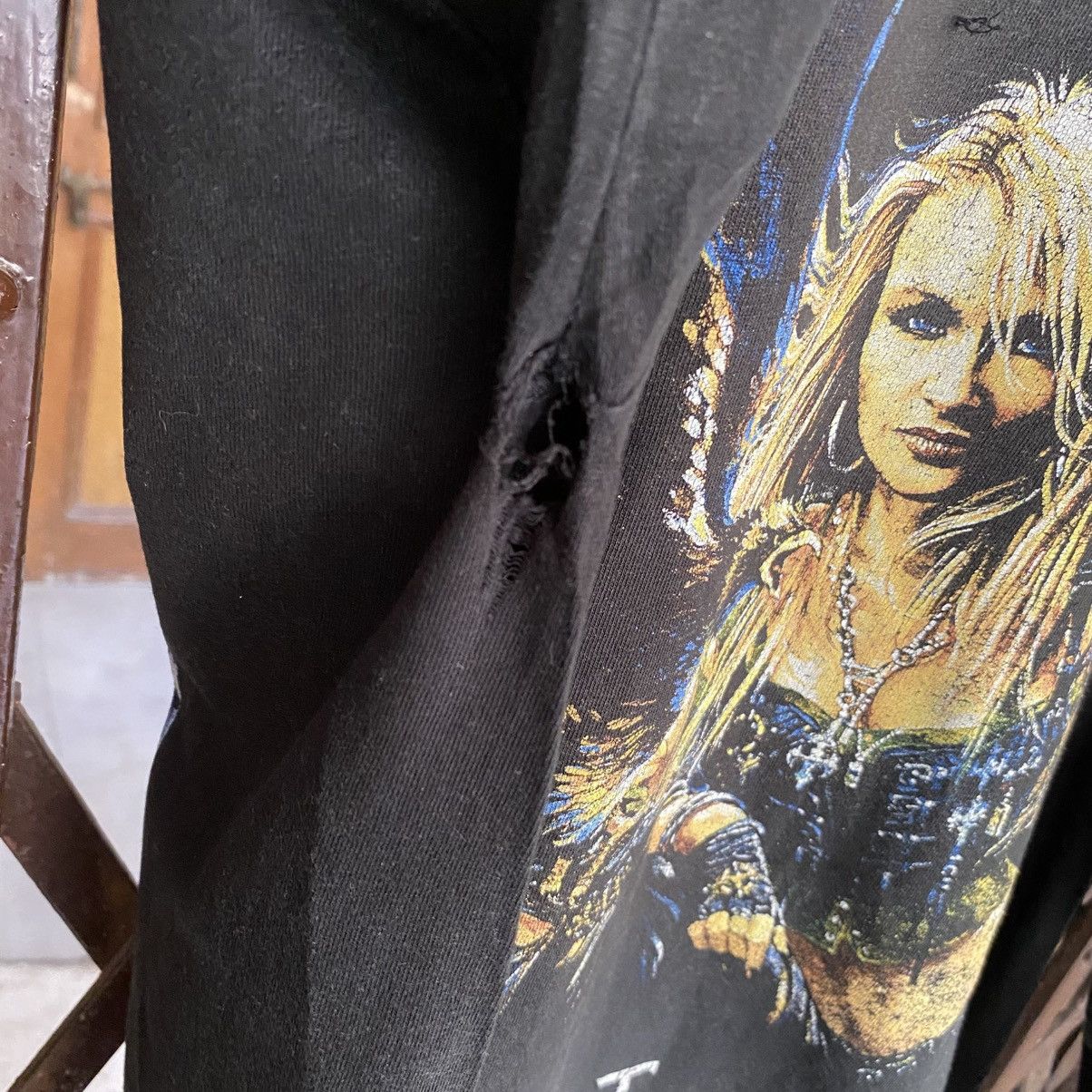 Band Tees Vintage Doro 2002 Fight Tour long-sleeve T shirt in black Size US XL / EU 56 / 4 - 6 Thumbnail