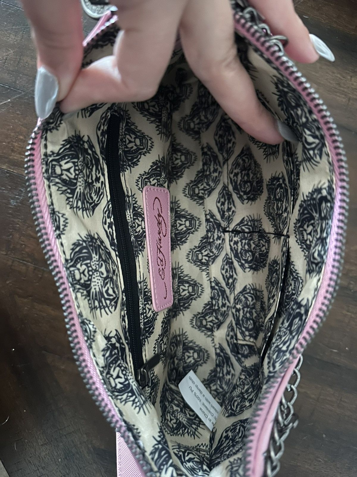 Ed Hardy Pink Ed Hardy shoulder bag featuring a tattoo-style print. Size ONE SIZE - 3 Thumbnail