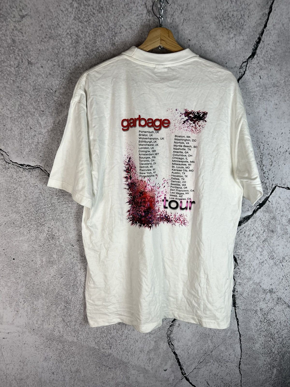 Band Tees Vintage | 2001 | Garbage | Beautiful | Tour | T Shirt Size US XL / EU 56 / 4 - 2 Thumbnail