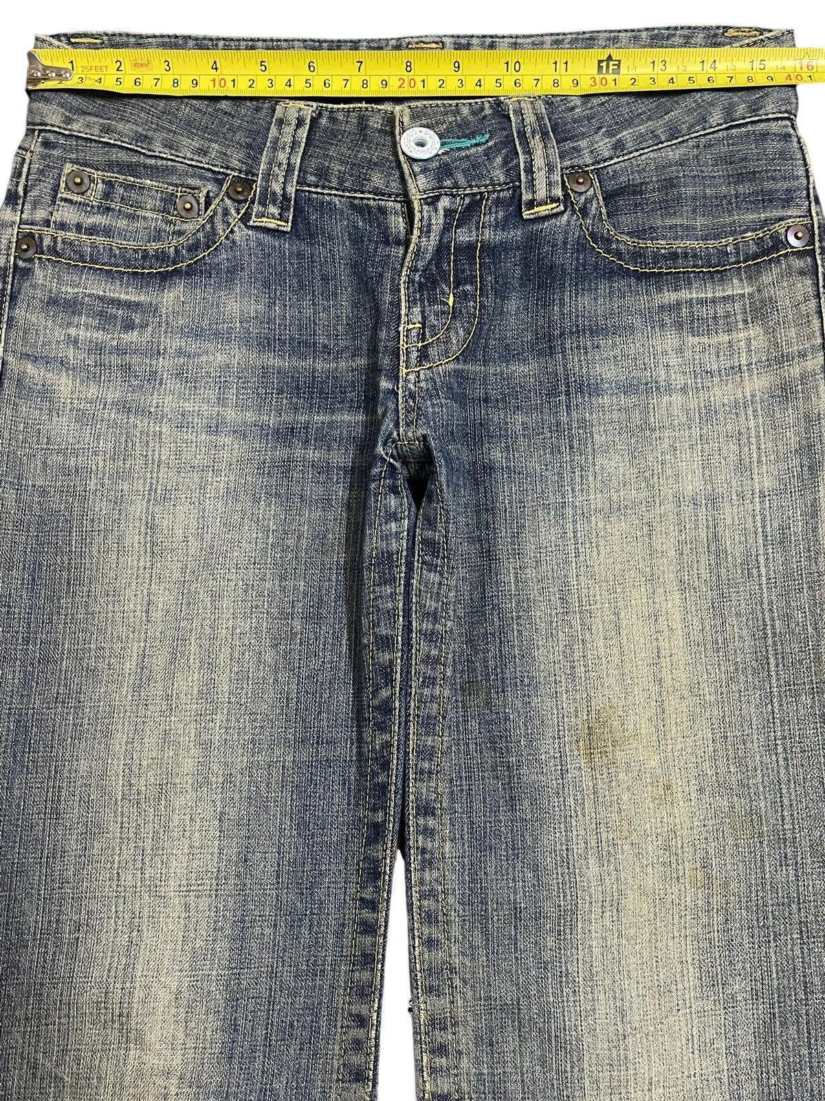 Uniqlo Vintage Japanese Uniqlo Blue Faded Wash Wide Leg Jeans Size US 31 - 10 Thumbnail