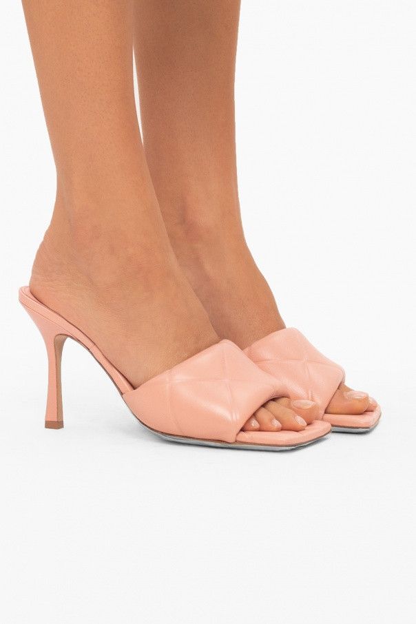 o1n1vont1124 Rubber Lido Mules in Pink
