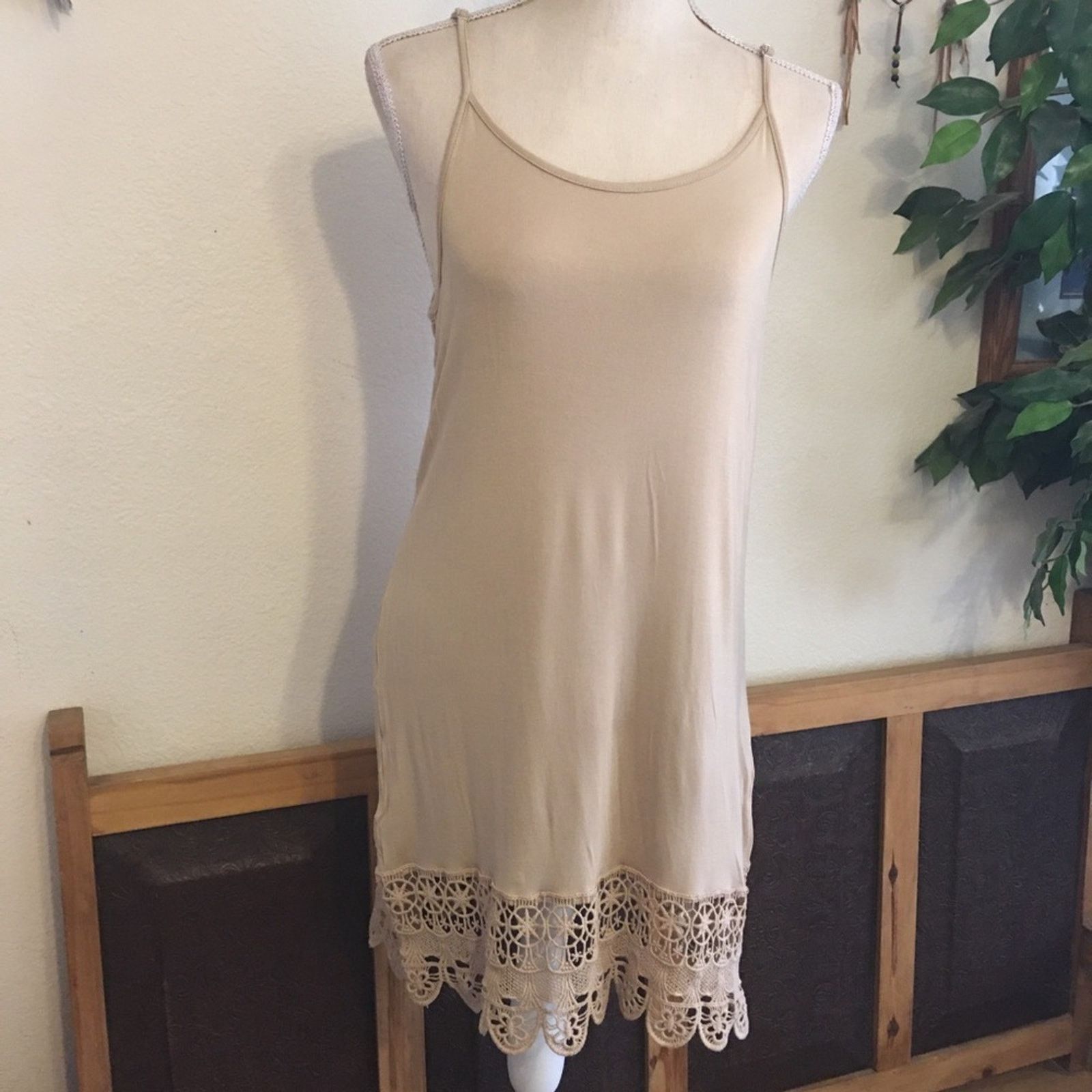 Other Top Stitch dune tunic tank with crochet lace hem Size L / US 10 / IT 46 - 2 Thumbnail