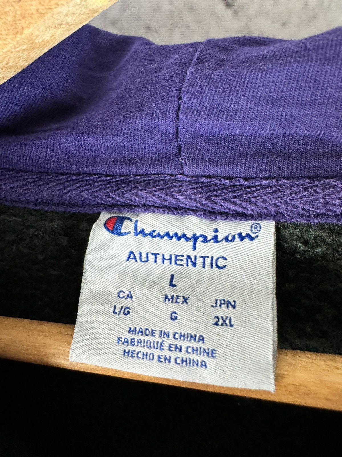 Champion Vintage Navy Hoodie Property Of Saint Thomas Aquinas Soccer Size US L / EU 52-54 / 3 - 3 Thumbnail