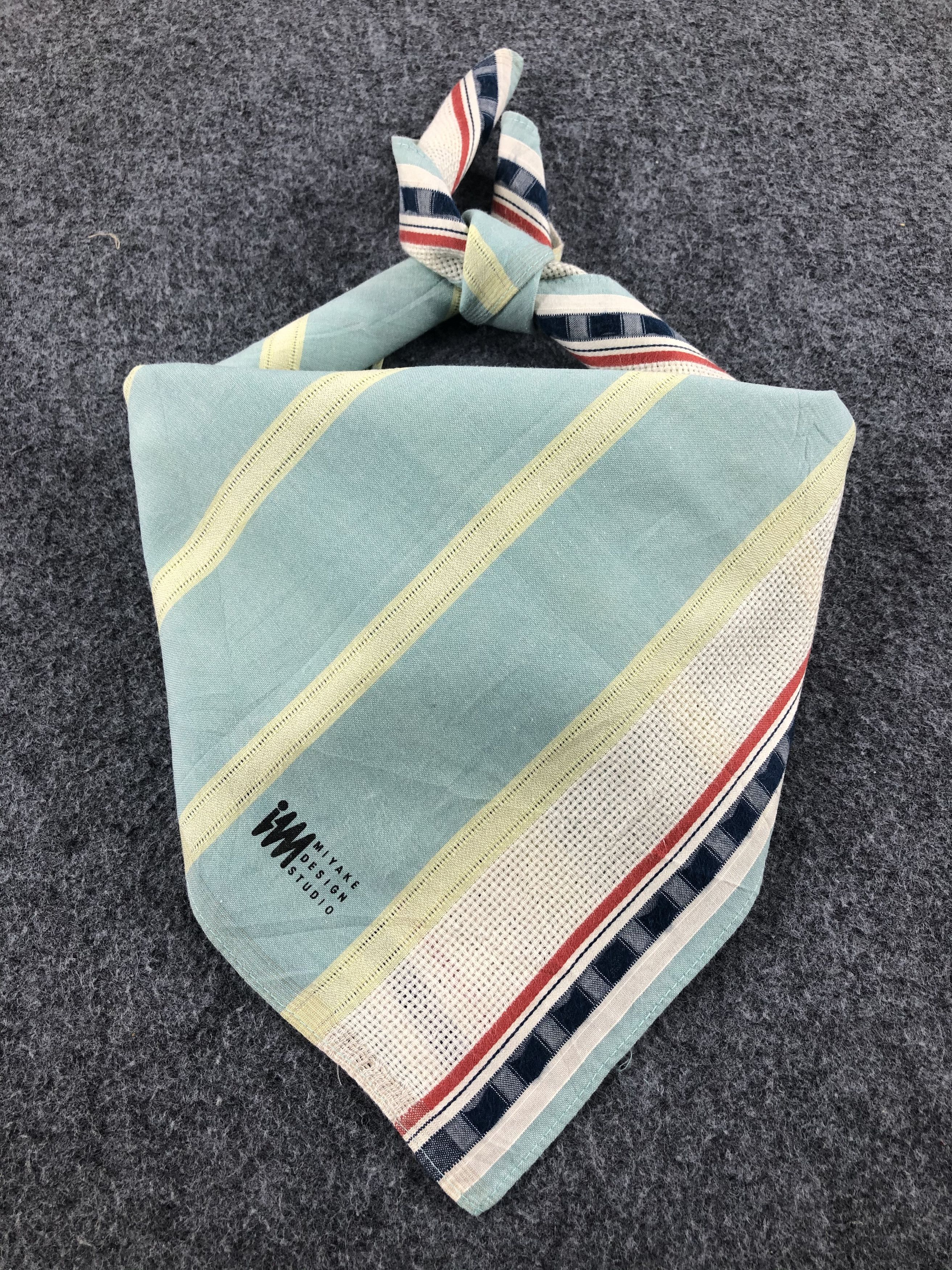 Issey Miyake Issey Miyake Handkerchief / Bandana / Neckerchief Size ONE SIZE - 2 Thumbnail
