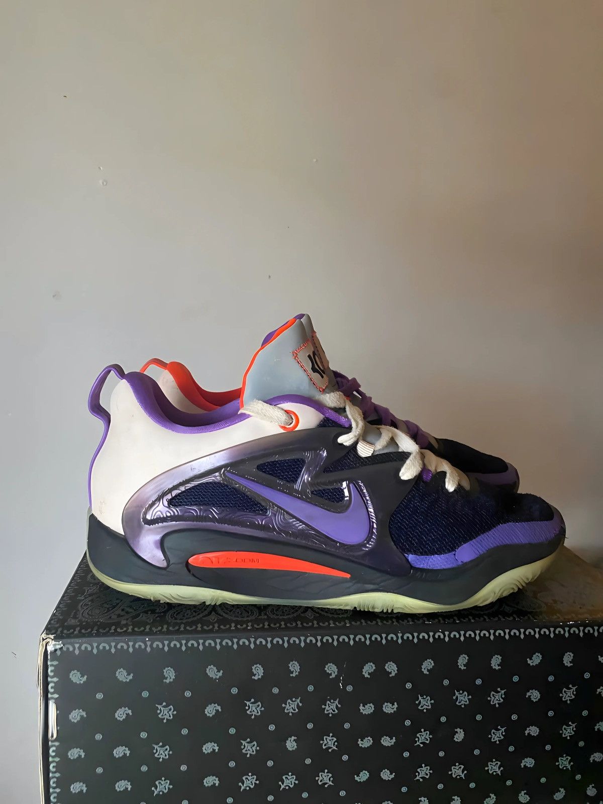 Other NIKE KD 15 'Producer Pack - 9th Wonder' Size US 9.5 / EU 42-43 - 3 Thumbnail