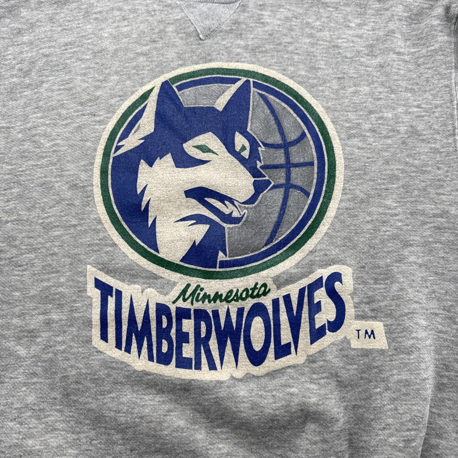Champion VINTAGE Champion NBA Minnesota Timberwolves Sweatshirt Gray Size L 80s Pullover Men Size US L / EU 52-54 / 3 - 2 Thumbnail