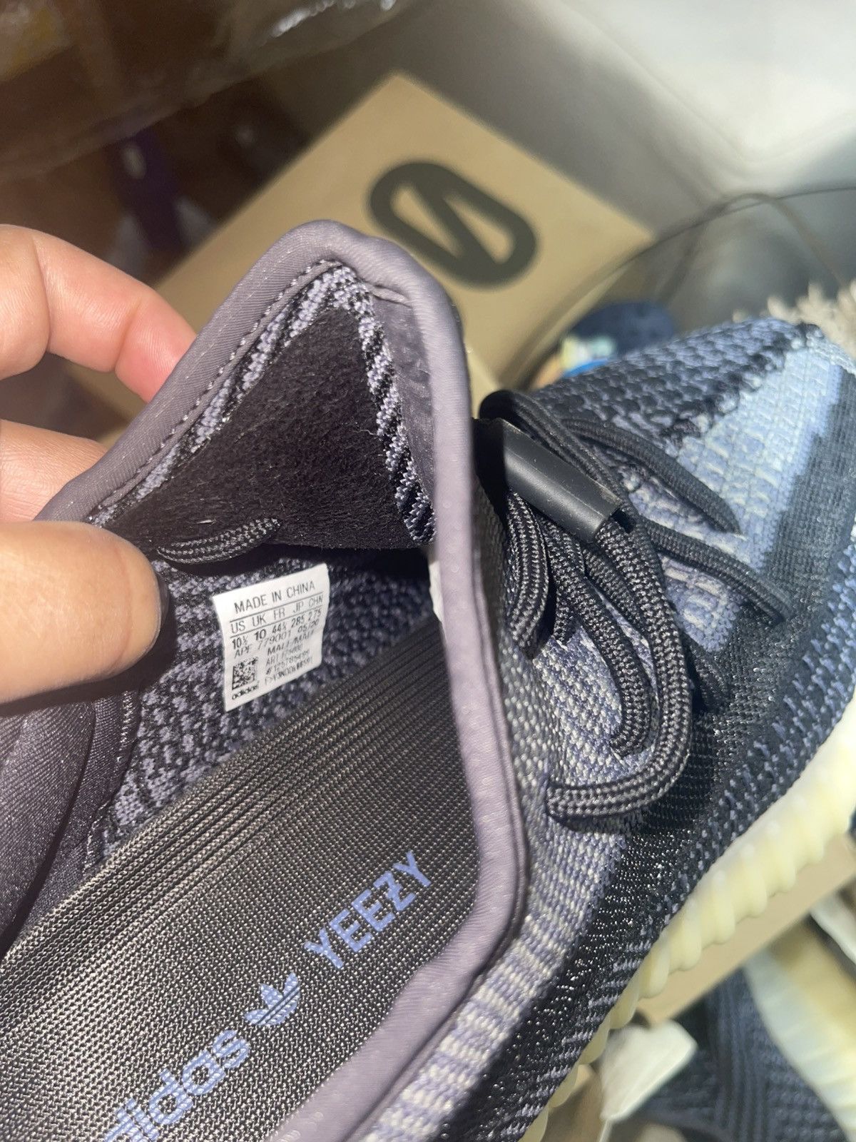 Yeezy Yeezy 350 carbon Size US 10.5 / EU 43-44 - 7 Thumbnail
