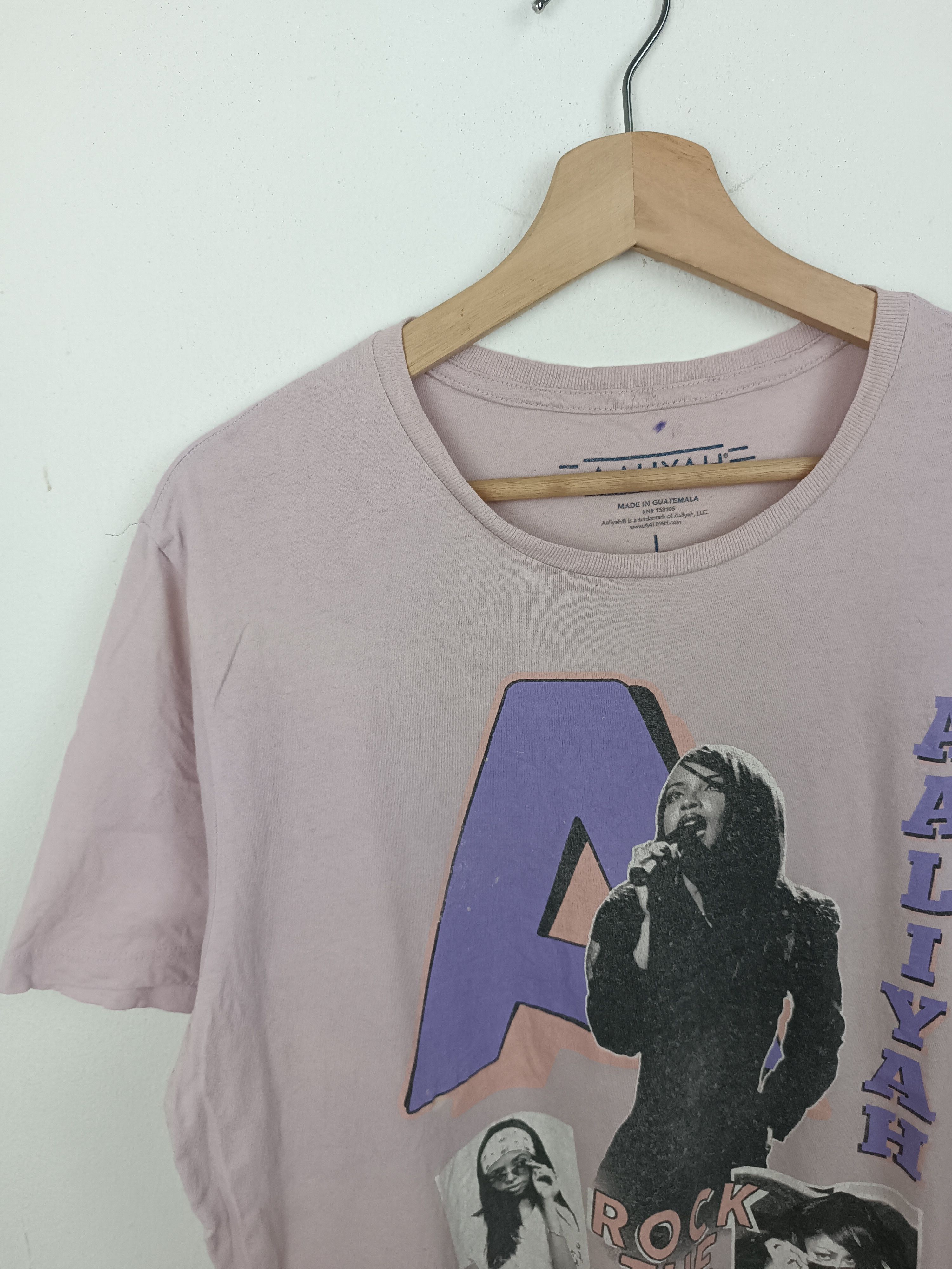 Rap Tees VINTAGE AALIYAH ROCK THE BOAT RAP TEE left eye jcole tupac Size US L / EU 52-54 / 3 - 6 Thumbnail