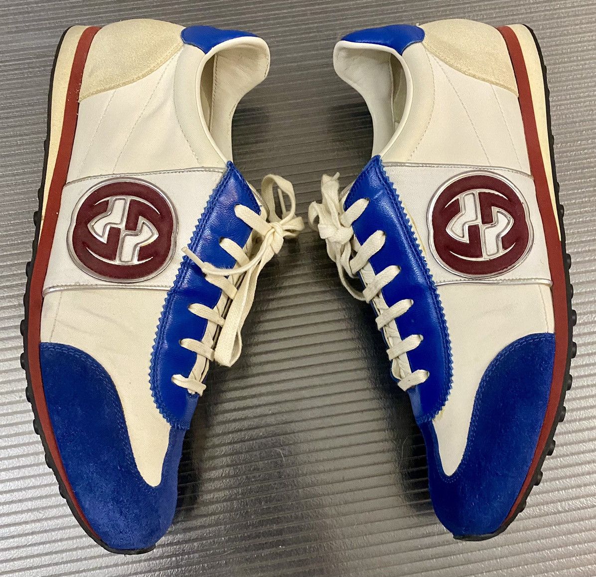 Gucci Gucci 🇮🇹 x Tom Ford white blue suede GG sneaker 9.5uk VINTAGE Size US 10.5 / EU 43-44 - 2 Thumbnail
