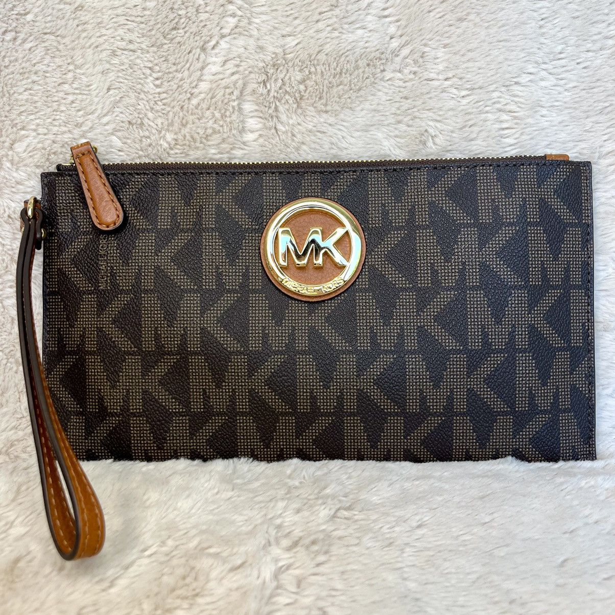 Michael Kors NWT Michael Kors Fulton Monogram Clutch Wristlet Size ONE SIZE - 6 Thumbnail