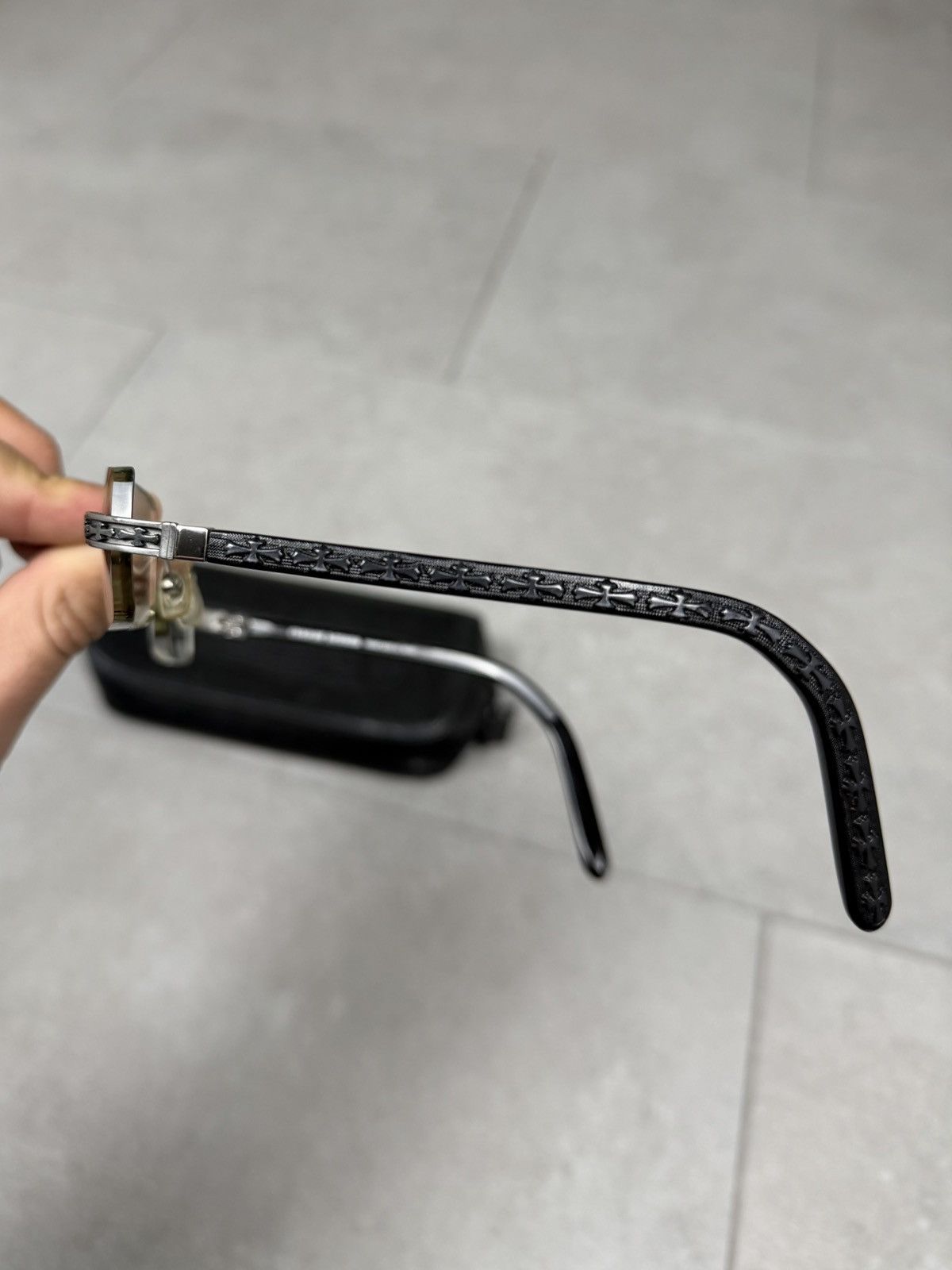 Chrome Hearts Chrome Hearts One Bob Rimless Cross-engraved Sunglasses Size ONE SIZE - 8 Thumbnail
