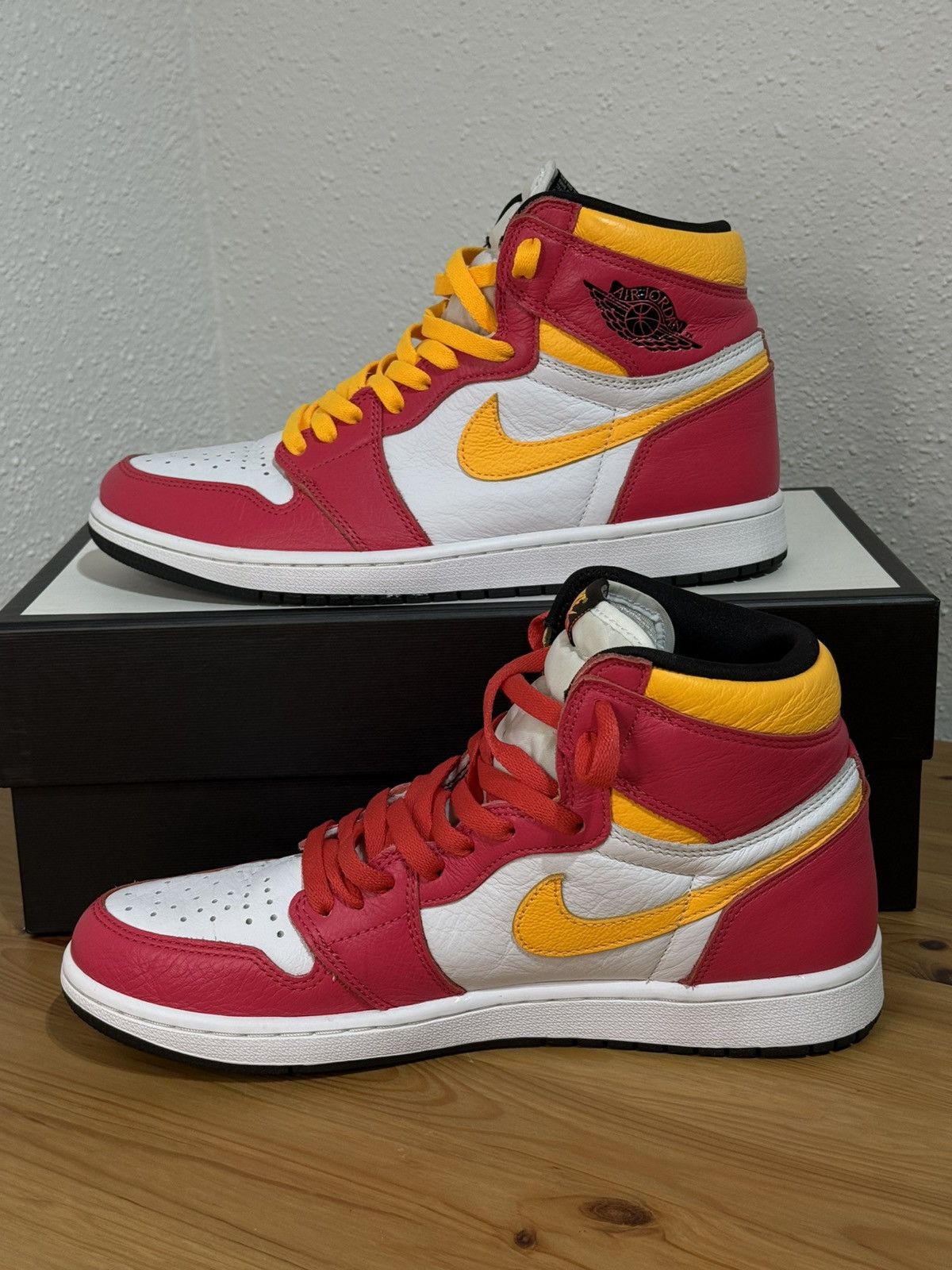 Jordan Brand × Nike Jordan 1 Retro High OG Light Fusion Red Size US 10 / EU 43 - 4 Thumbnail