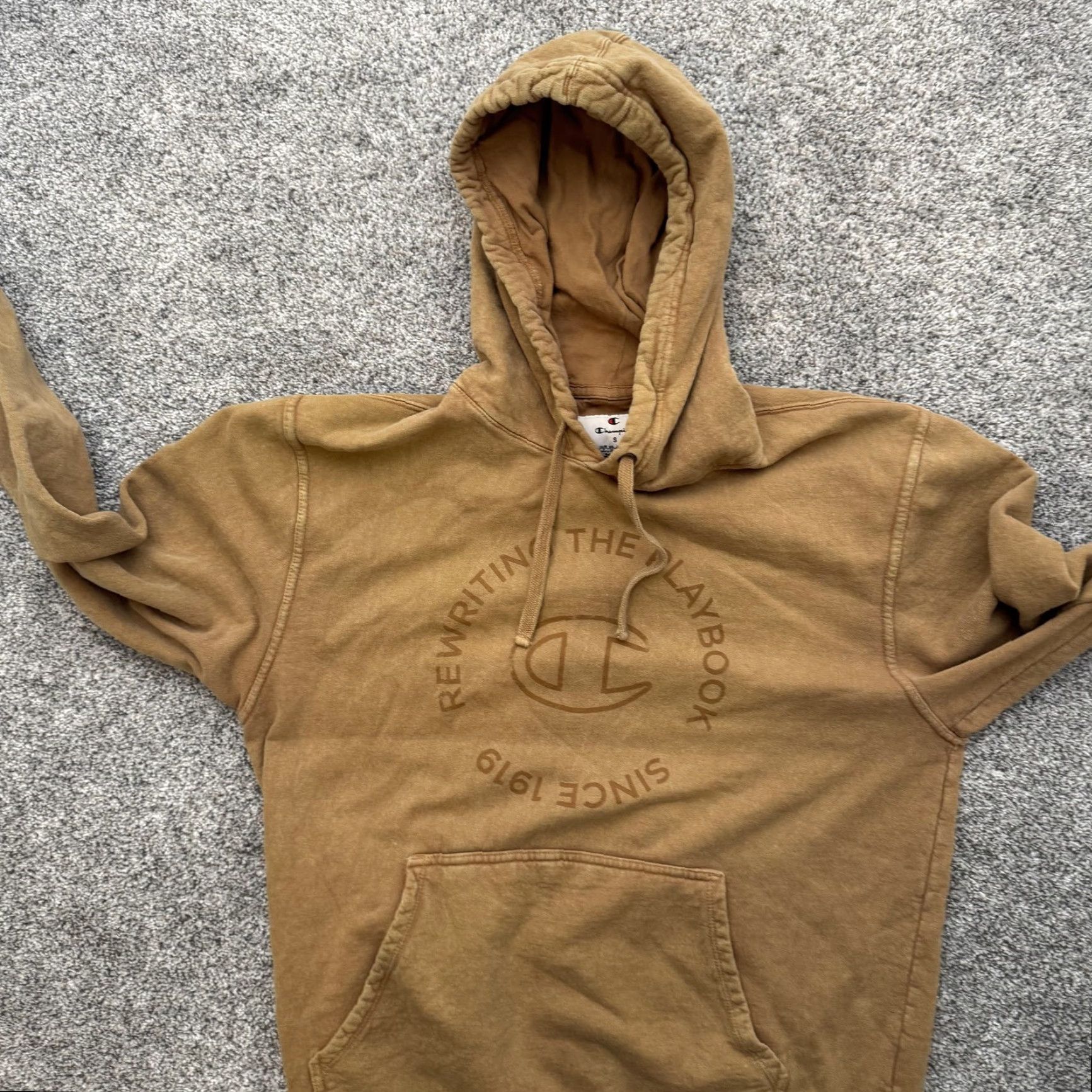 Champion VINTAGE Champion Hoodie Mens Small Pullover Sweatshirt Rewriting the Playbook Since 1919 Brown Graphic Print Pullover Hoodie Mens Small Size US S / EU 44-46 / 1 - 4 Thumbnail