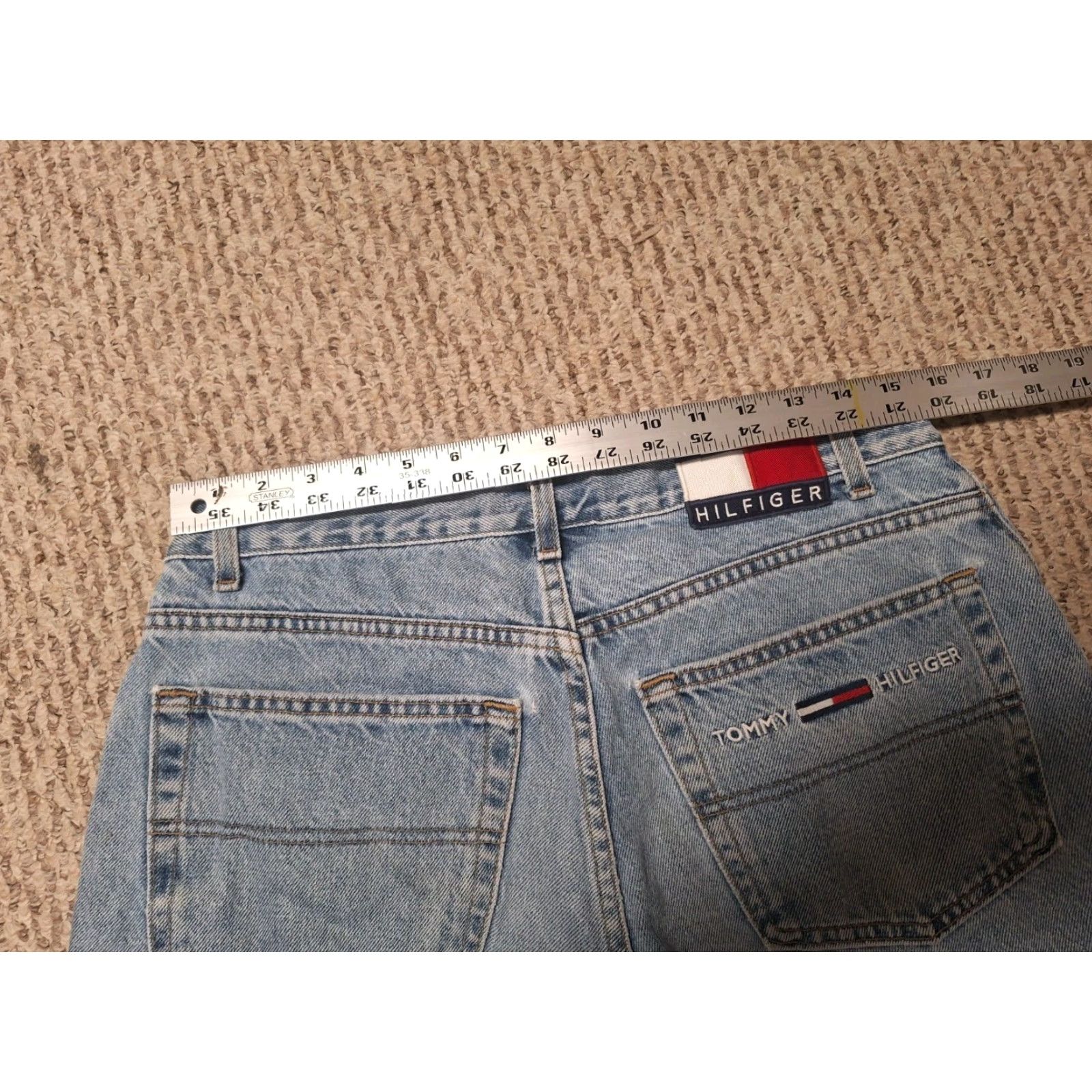 Tommy Hilfiger VINTAGE Tommy Hilfiger Embroidered Retro Shorts Mens Size 33 Denim 90s Jorts Size US 33 - 4 Thumbnail