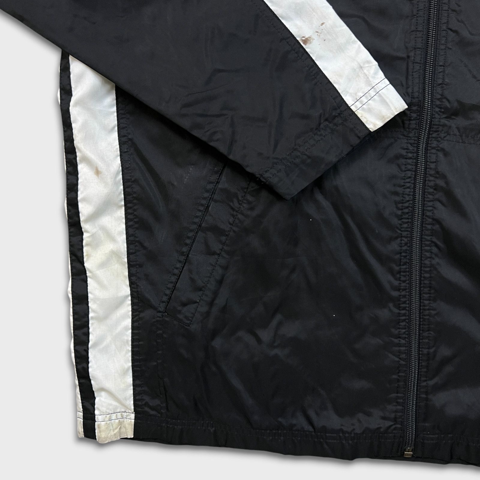 Nike × Vintage Vintage 90s Nike Jacket Large Sportswear Swoosh Windbreaker Size US L / EU 52-54 / 3 - 4 Thumbnail