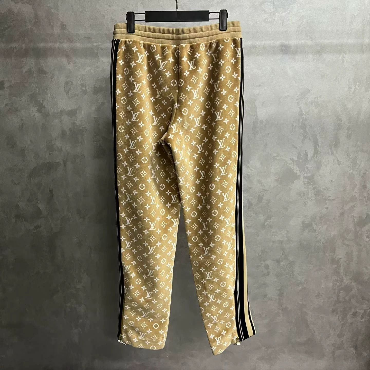Louis Vuitton Louis Vuitton 2024 Brown Logo Straight Pants Size US 26 / EU 42 - 5 Thumbnail