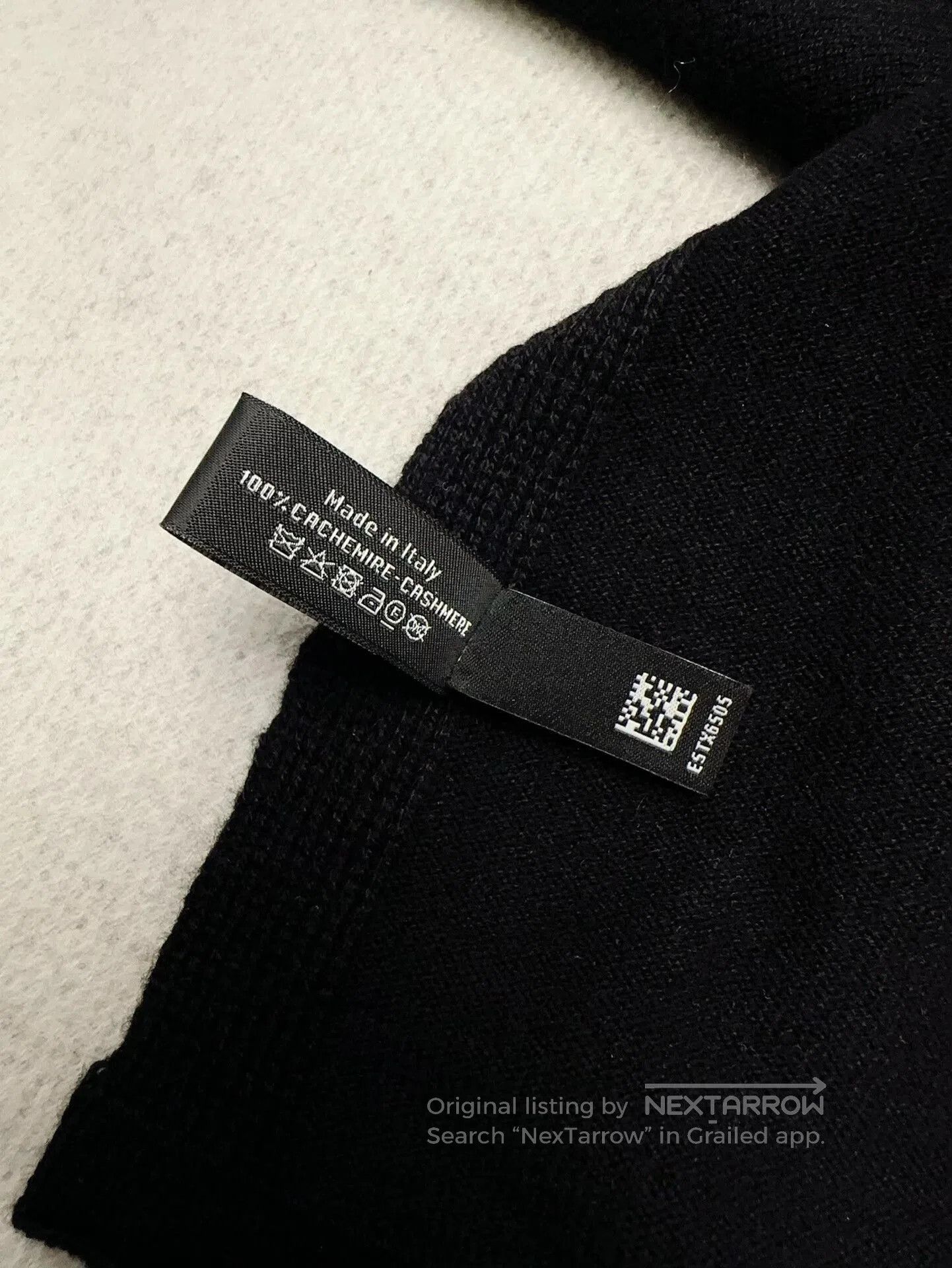 Chanel black cashmere scarf with diamond heart. Size ONE SIZE - 7 Thumbnail