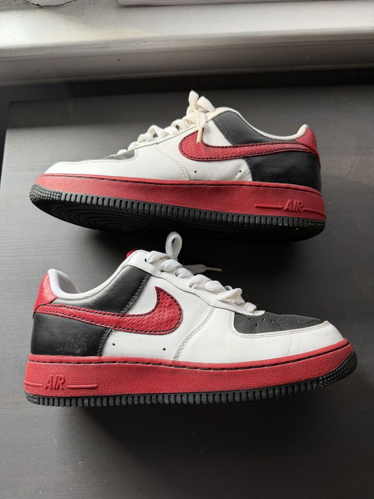 Nike Nike AF1 china bulls(?) Size US 8.5 / EU 41-42 - 2 Thumbnail