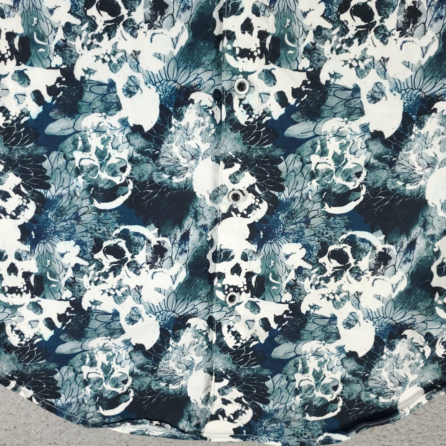 Robert Graham Robert Graham Shirt Mens Small Blue Skull All Over Print Floral Short Sleeve Shirt Size US S / EU 44-46 / 1 - 3 Thumbnail