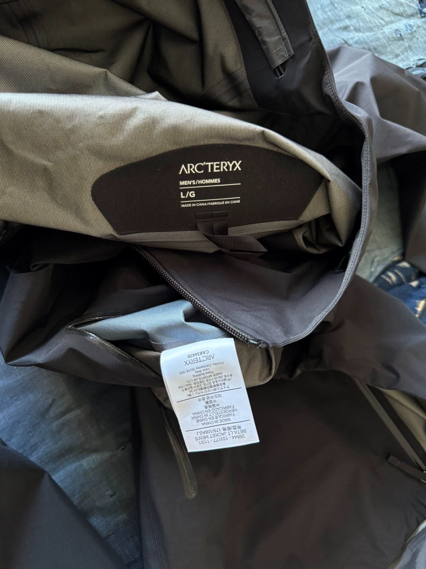 Arc'teryx Arc'teryx Beta Jacket Black L - Like New Orange Size US L / EU 52-54 / 3 - 9 Thumbnail