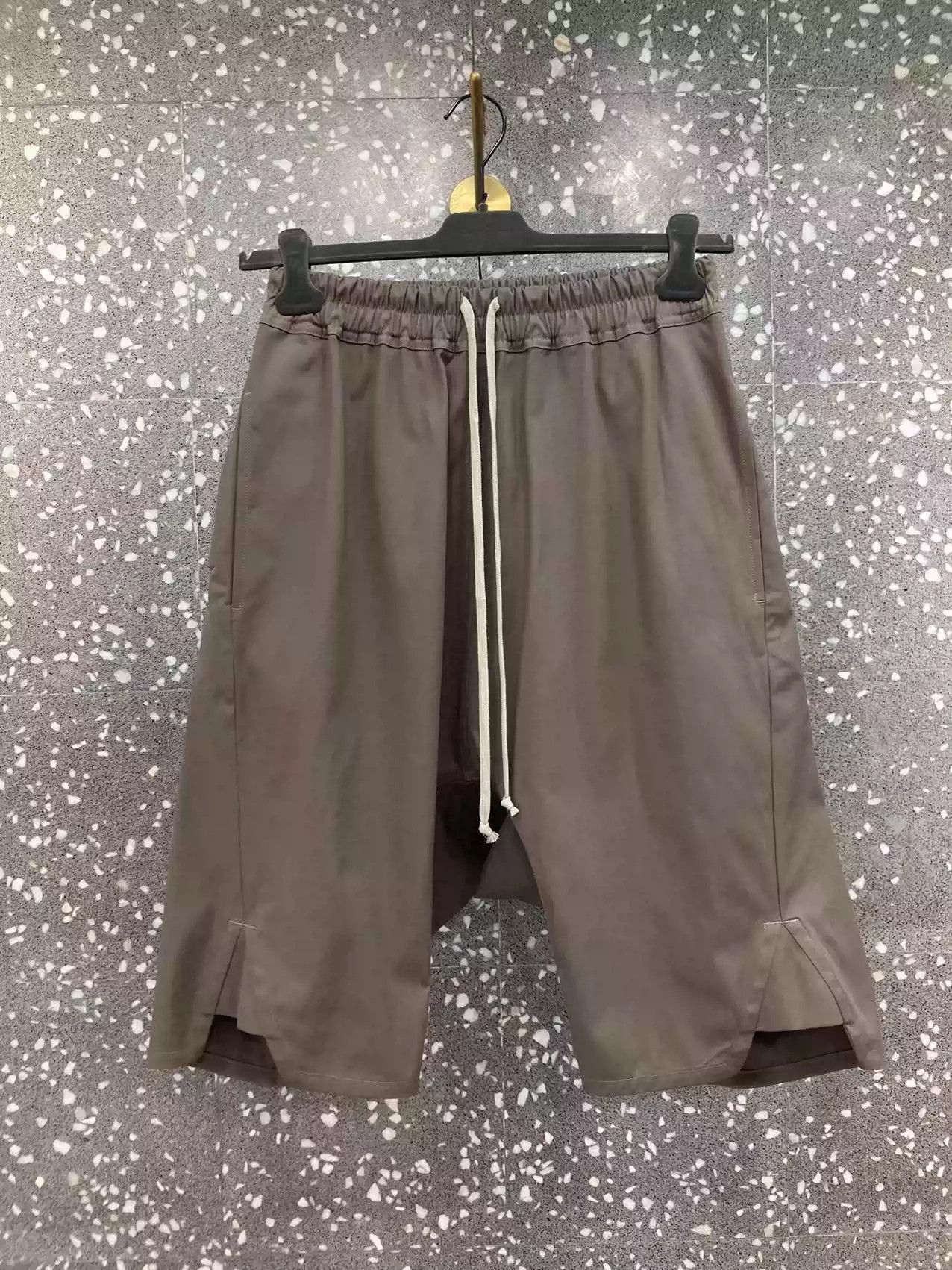 Rick Owens Rick Owenso mainline men's brown drawstring crotch shorts Size US 34 / EU 50 - 1 Thumbnail