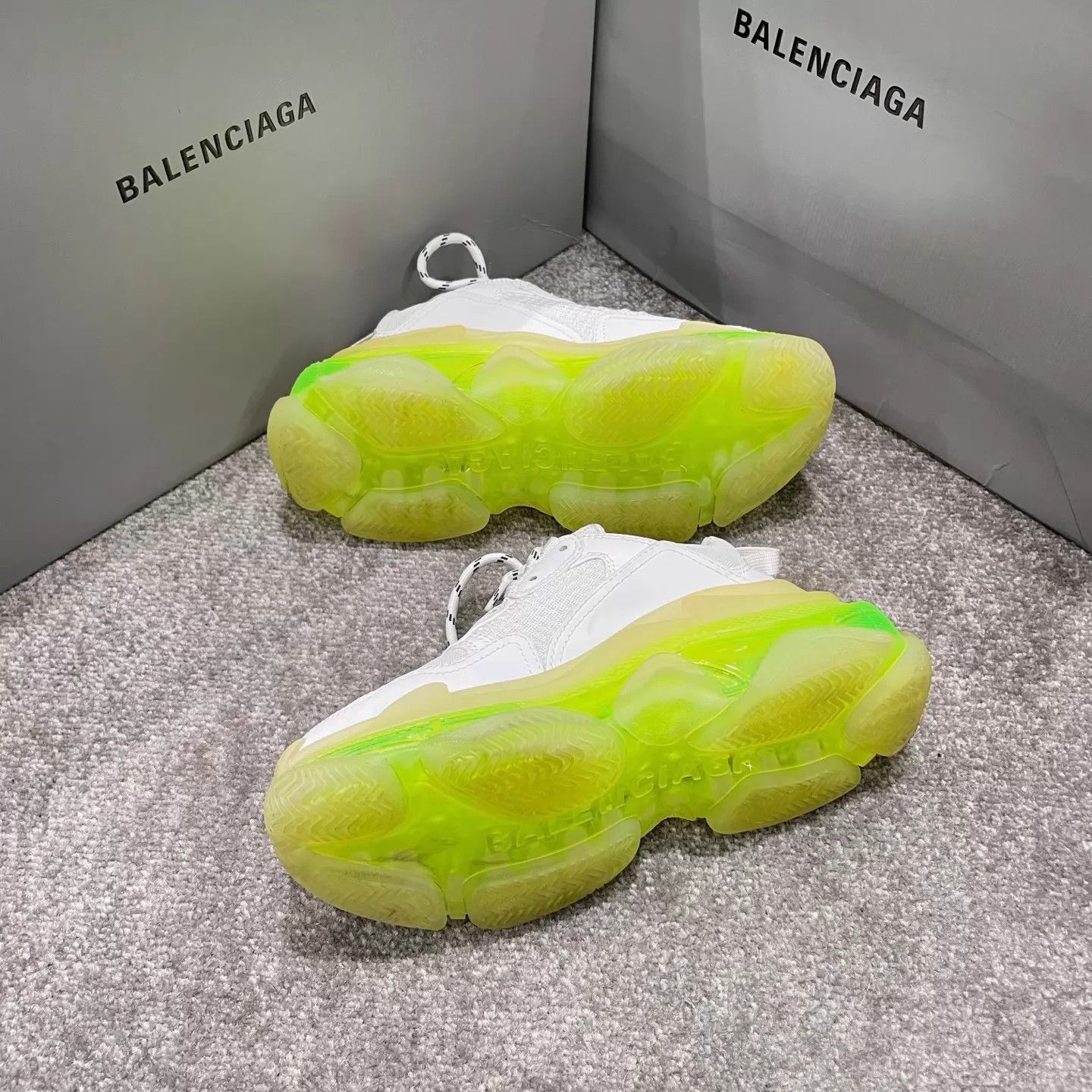 Balenciaga Balenciaga Neon Green Dad Shoes Women's 35 Size US 4.5 / IT 34.5 - 5 Thumbnail