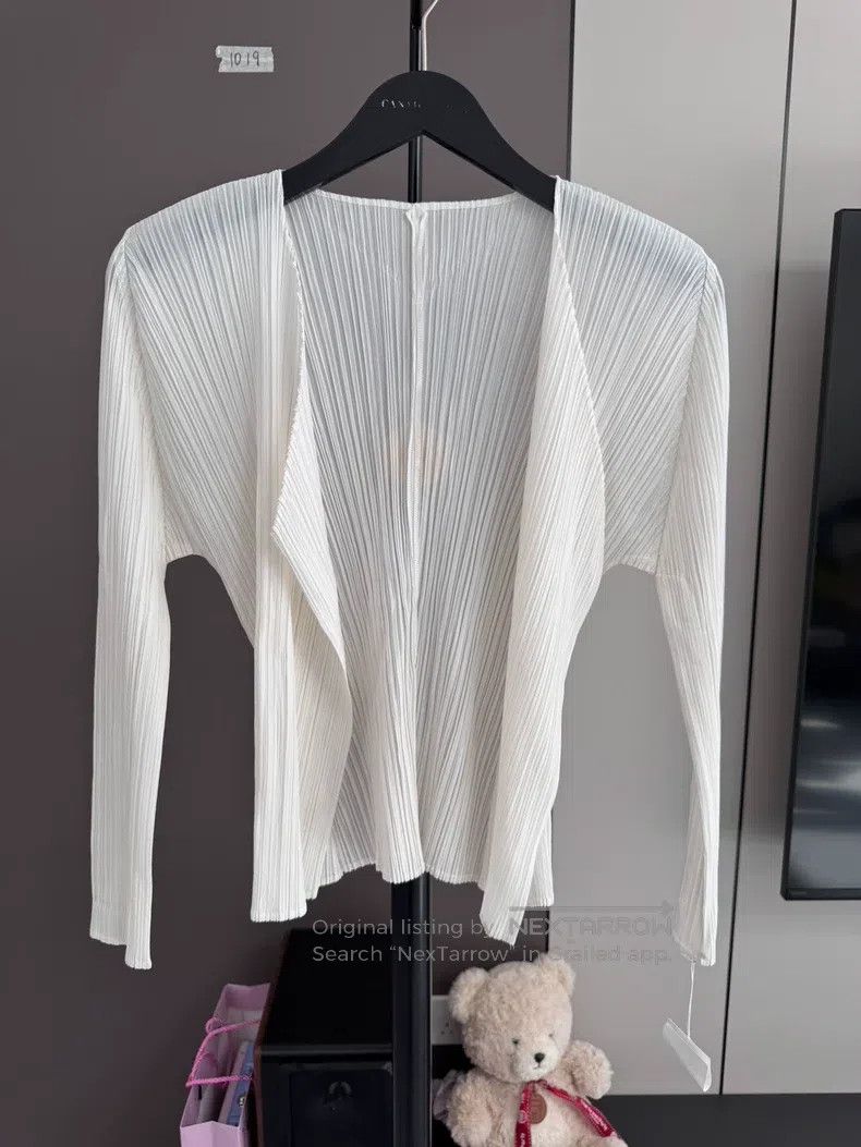 Issey Miyake Issey Miyake White Pleated Cardigan Size S / US 4 / IT 40 - 1 Thumbnail
