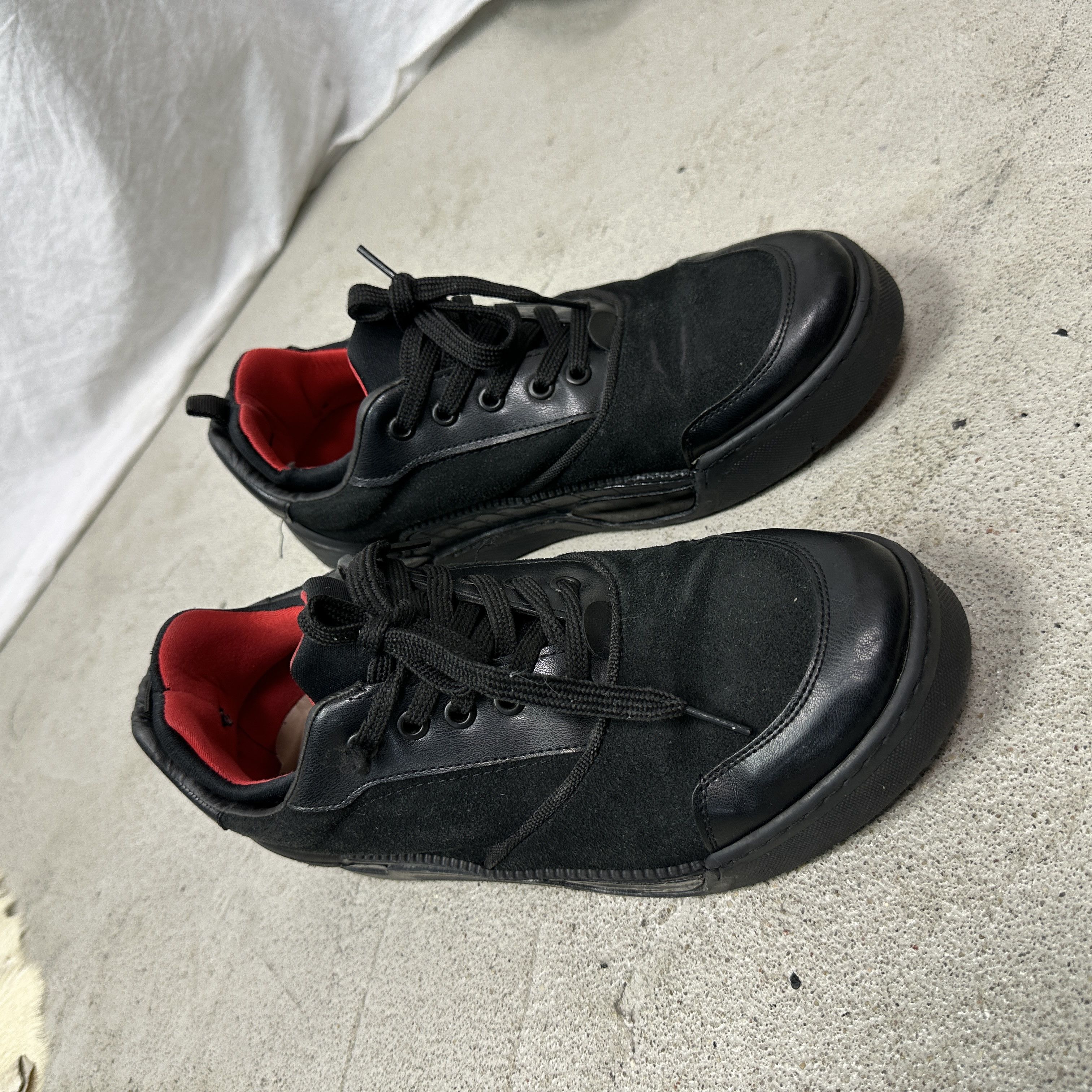 Christian Louboutin Vintage Old Money Sporty Christian Louboutin Sneakers 00s Size US 9 / EU 42 - 3 Thumbnail
